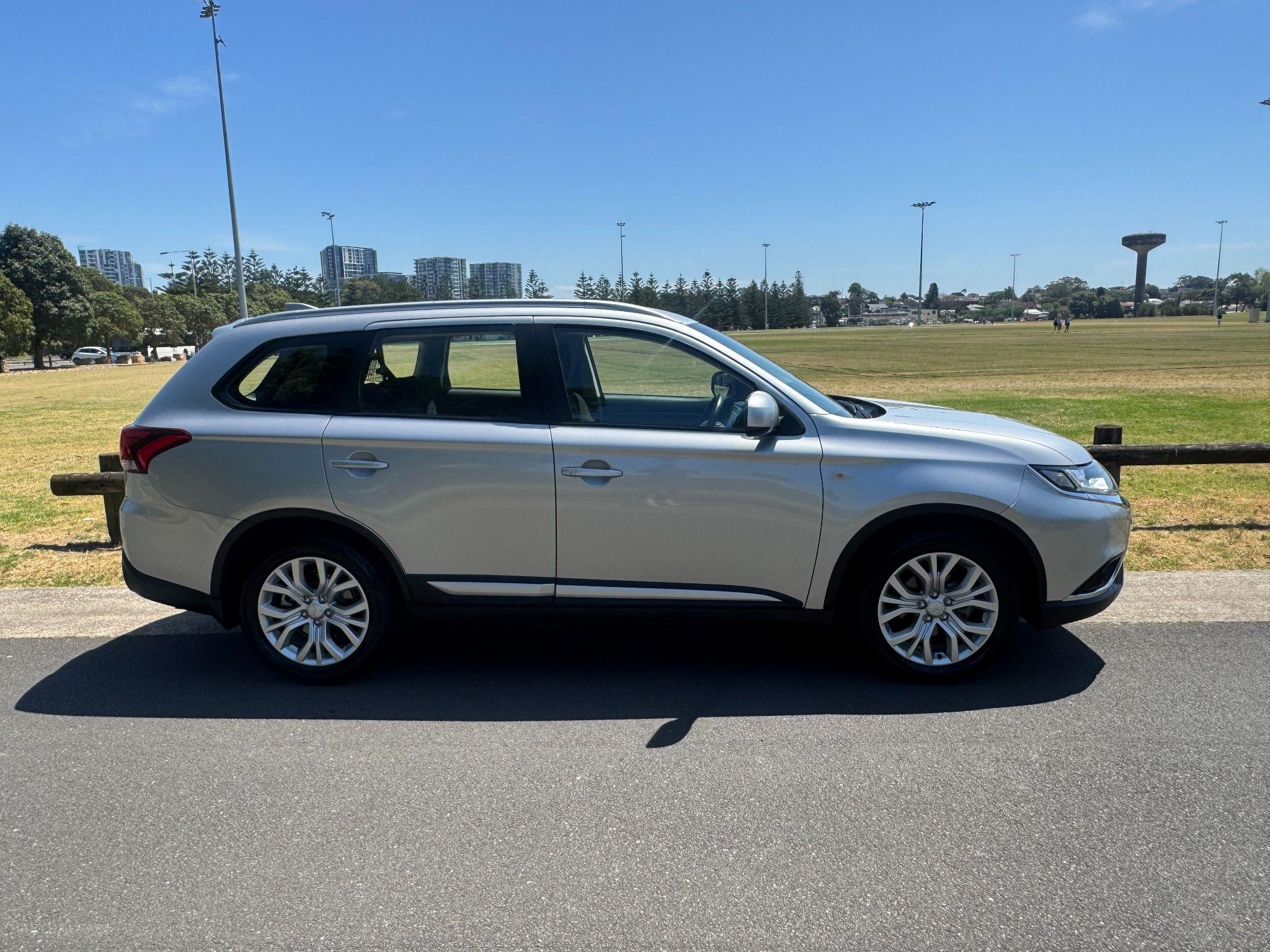 MITSUBISHI OUTLANDER