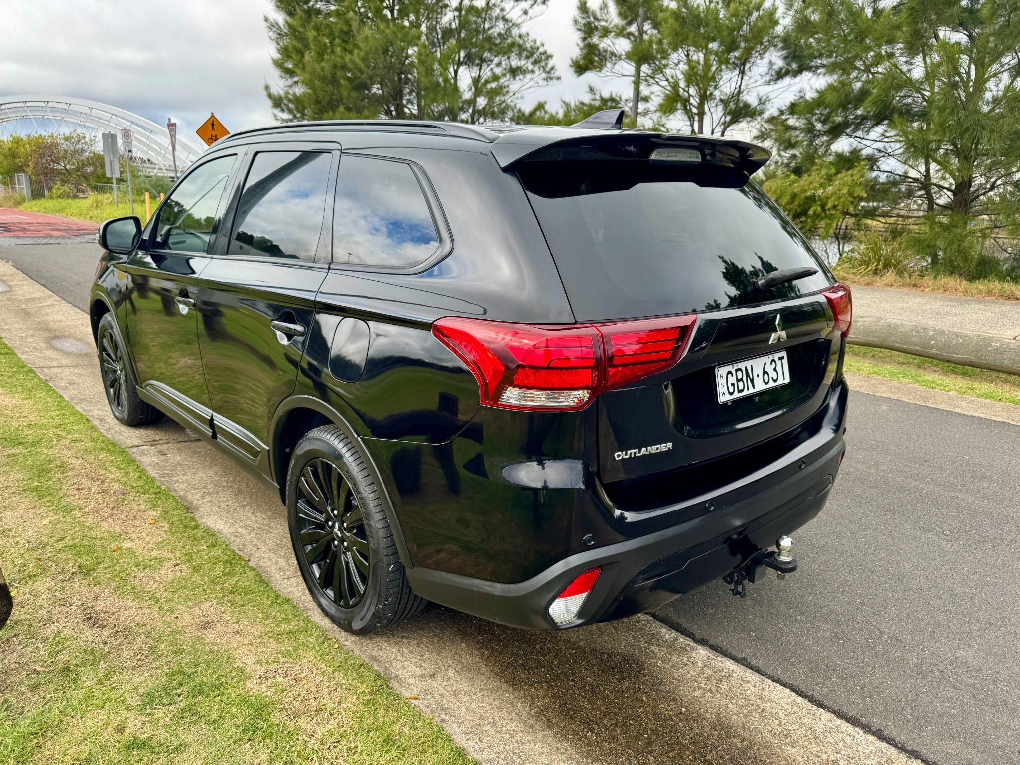 MITSUBISHI OUTLANDER