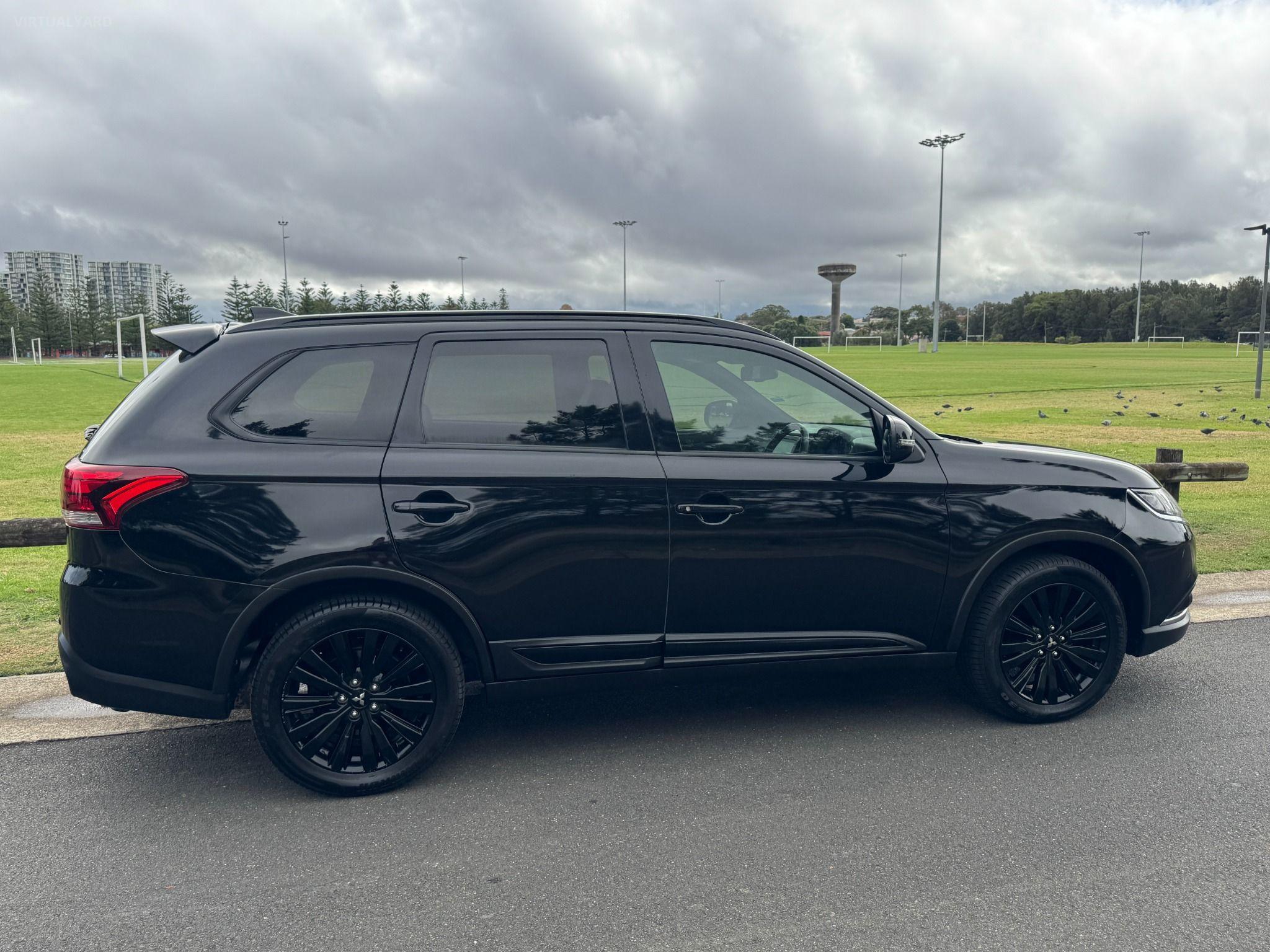 MITSUBISHI OUTLANDER