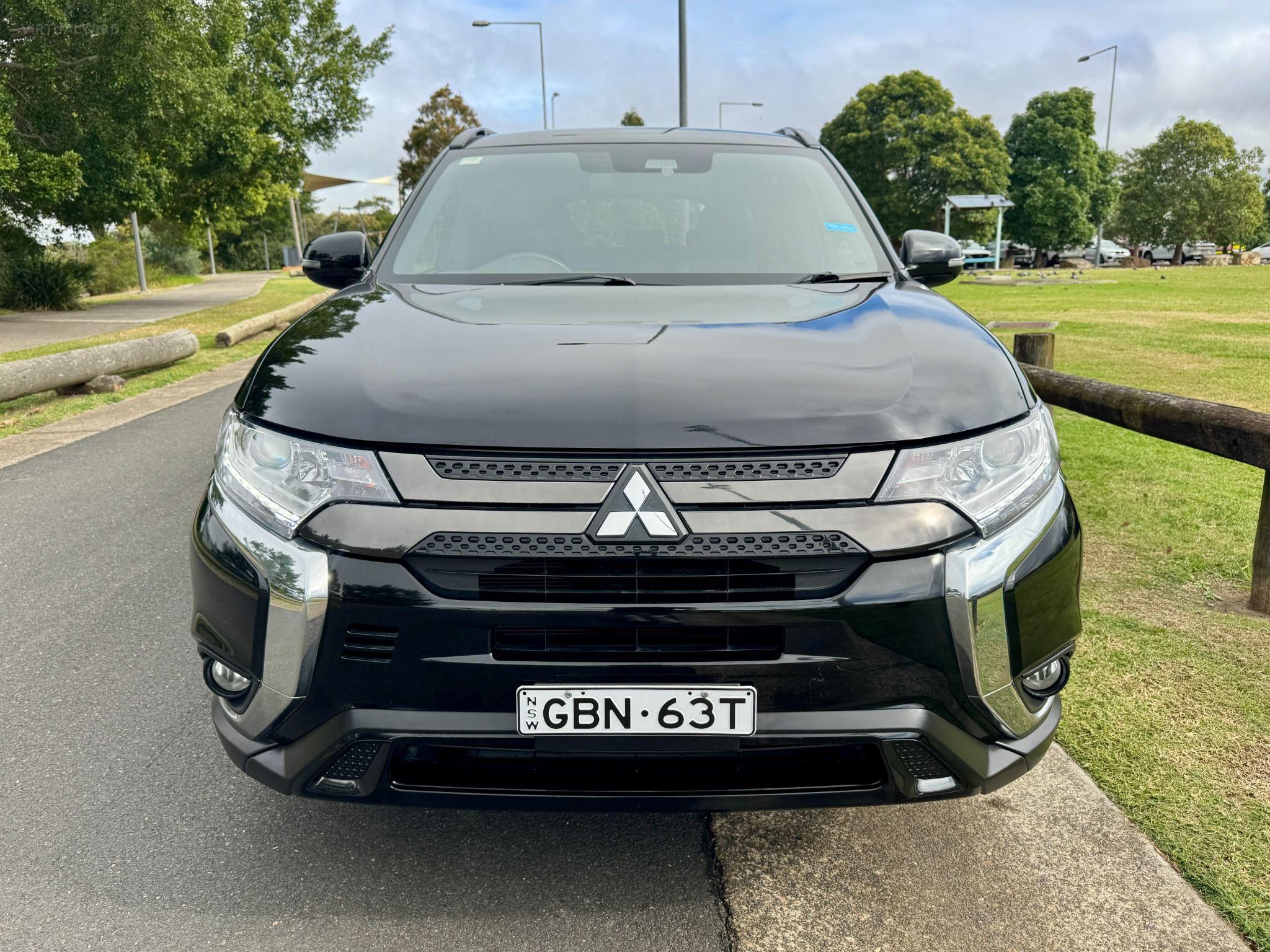 MITSUBISHI OUTLANDER