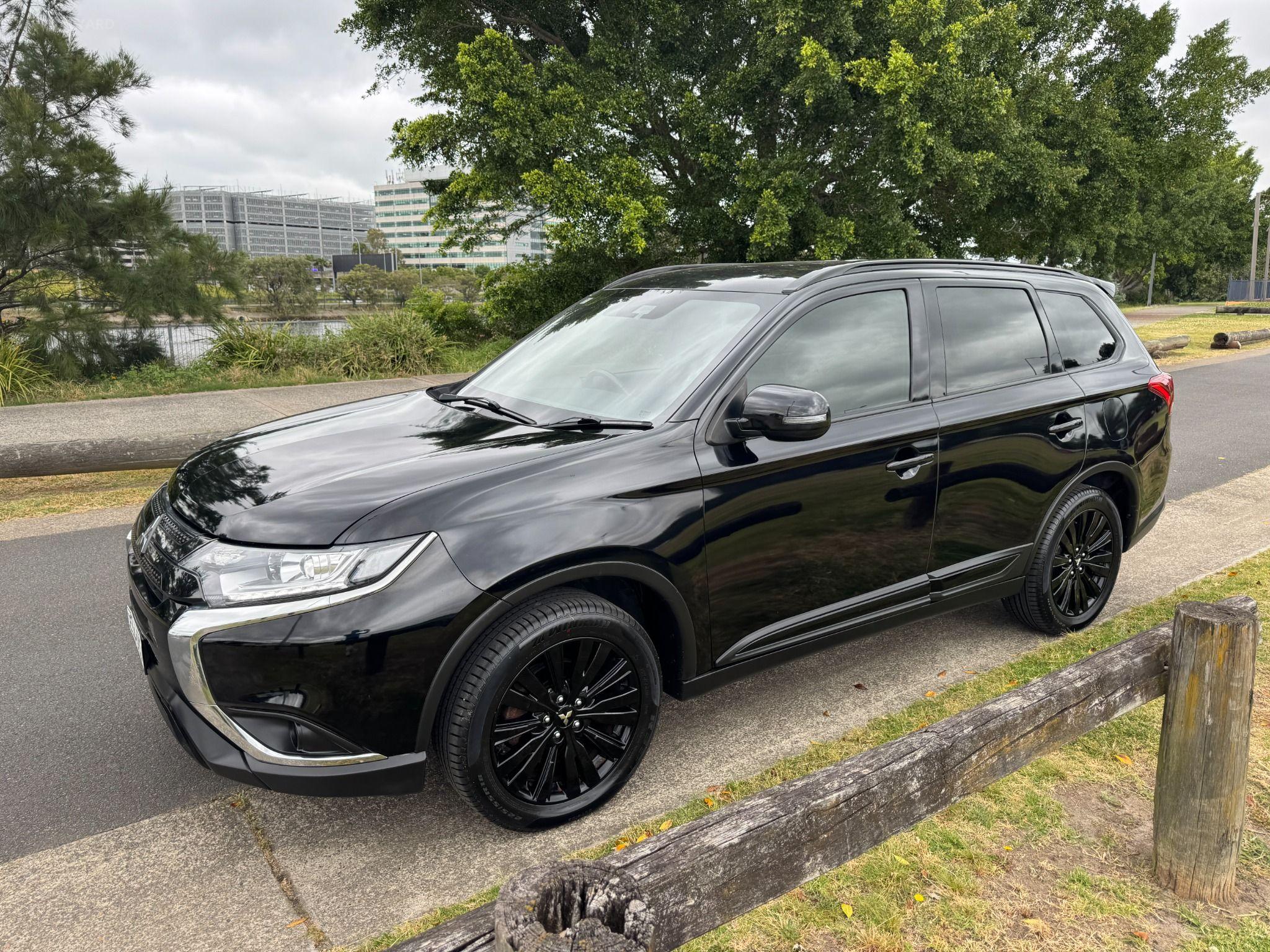 MITSUBISHI OUTLANDER