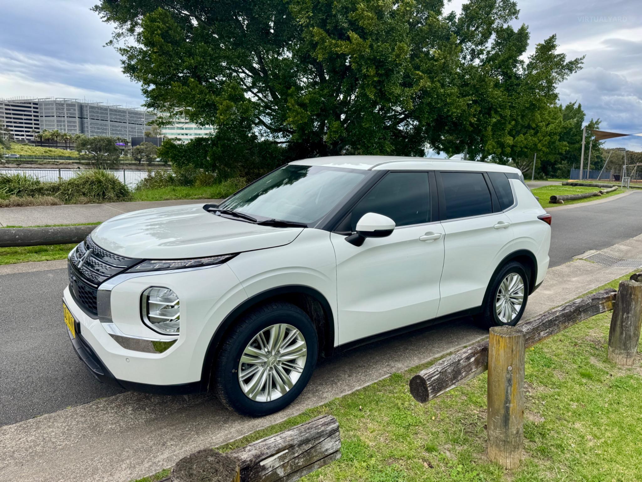 MITSUBISHI OUTLANDER