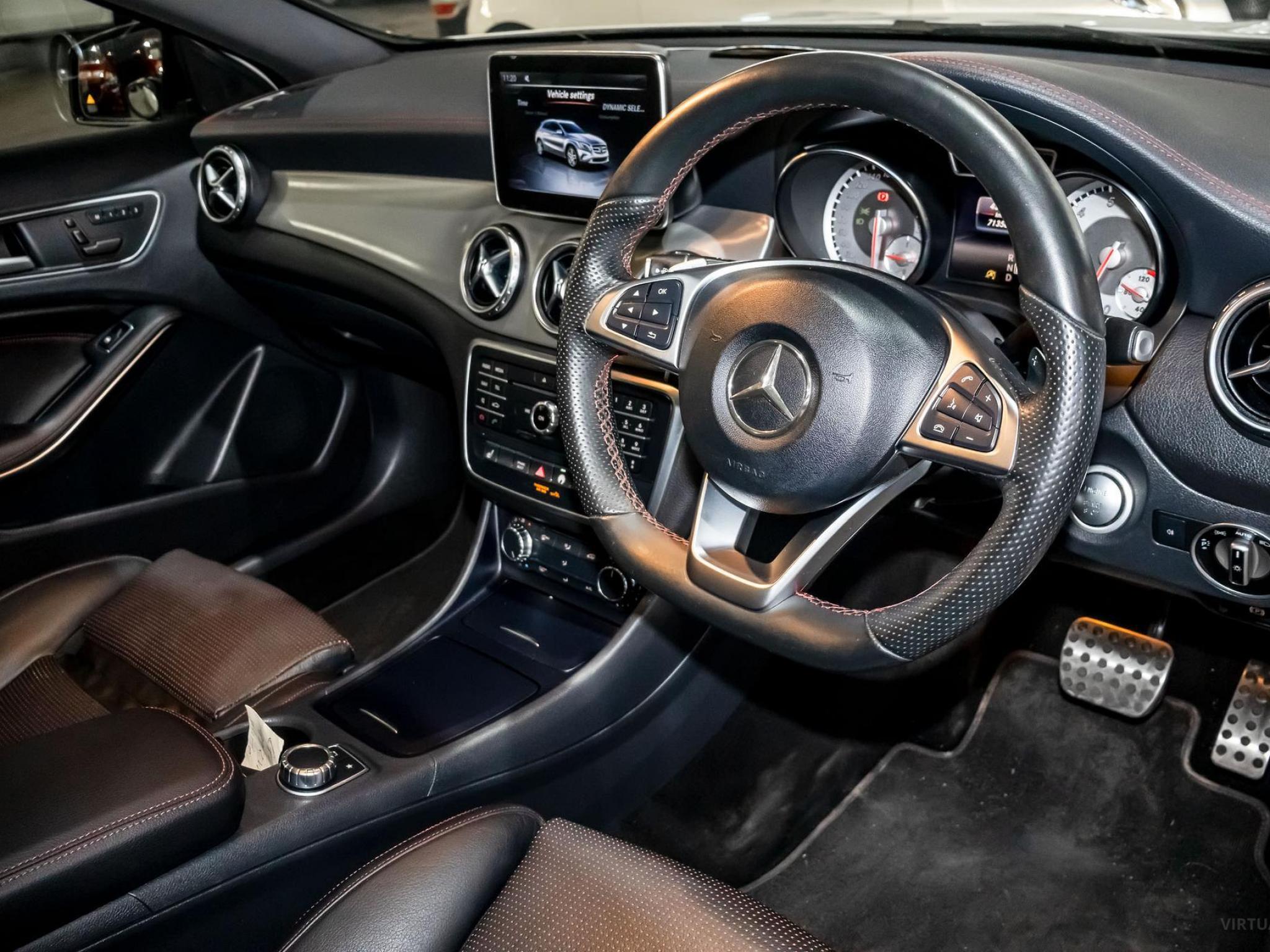 MERCEDES-BENZ GLA