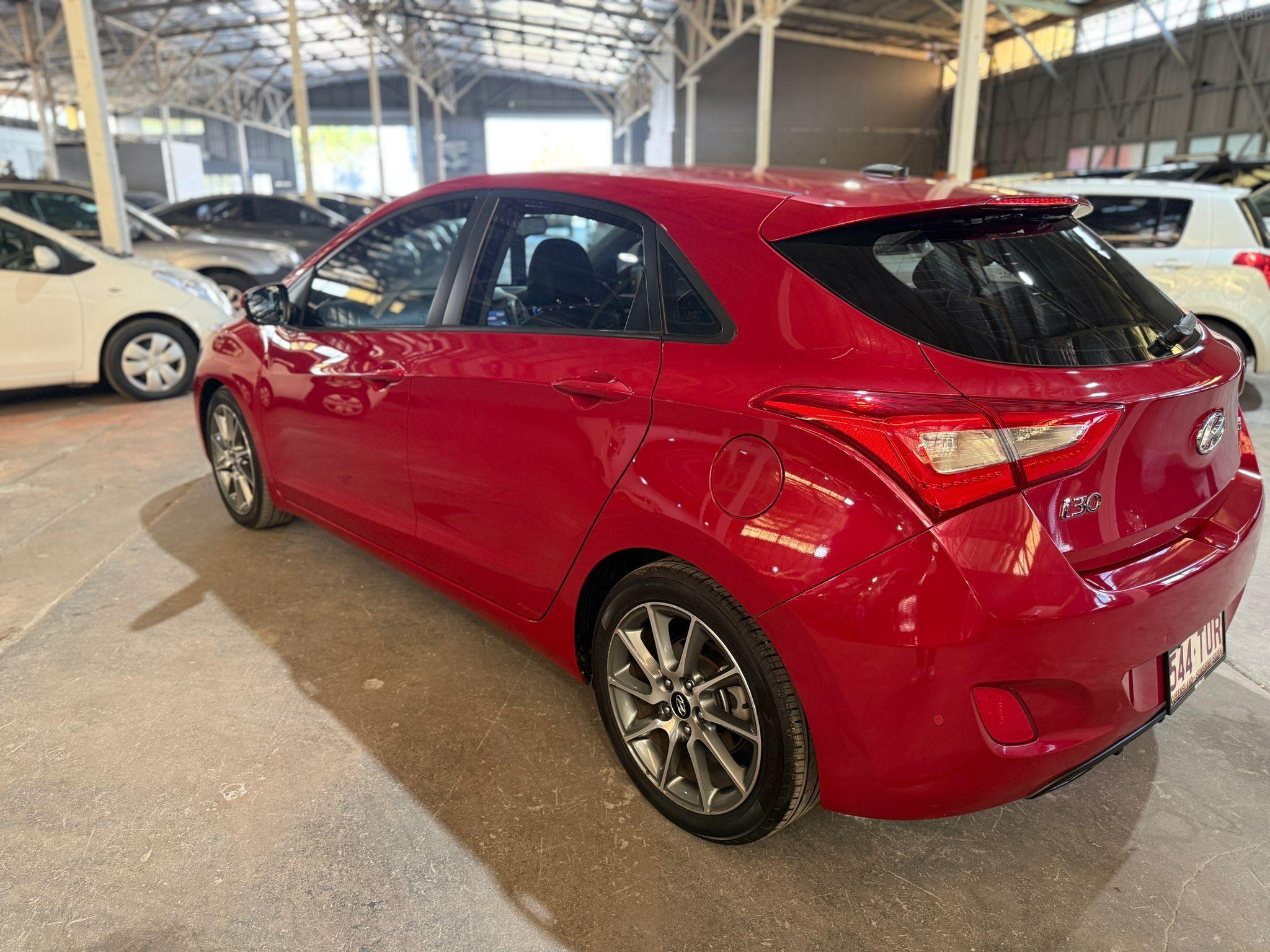 HYUNDAI i30