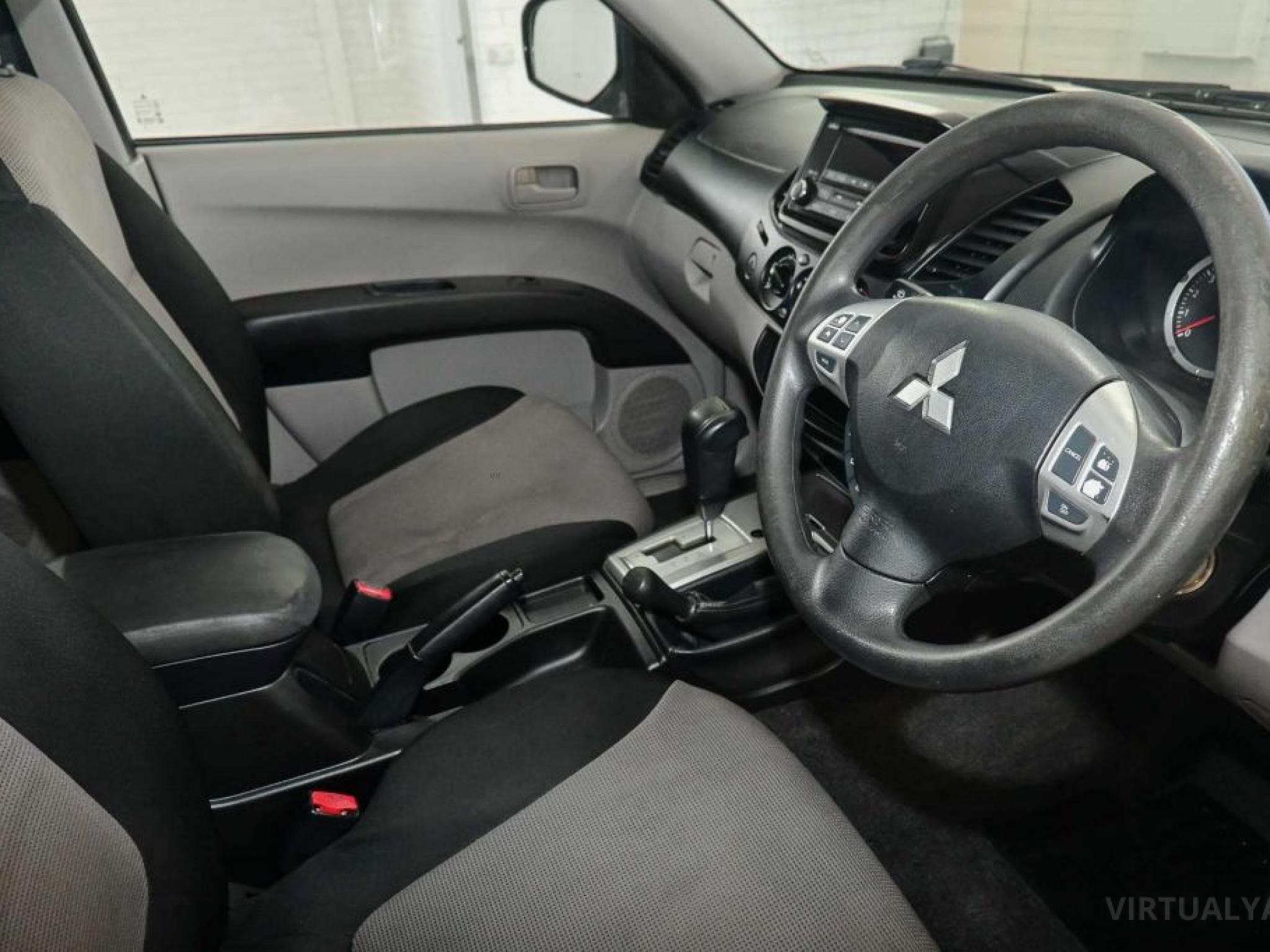 MITSUBISHI TRITON