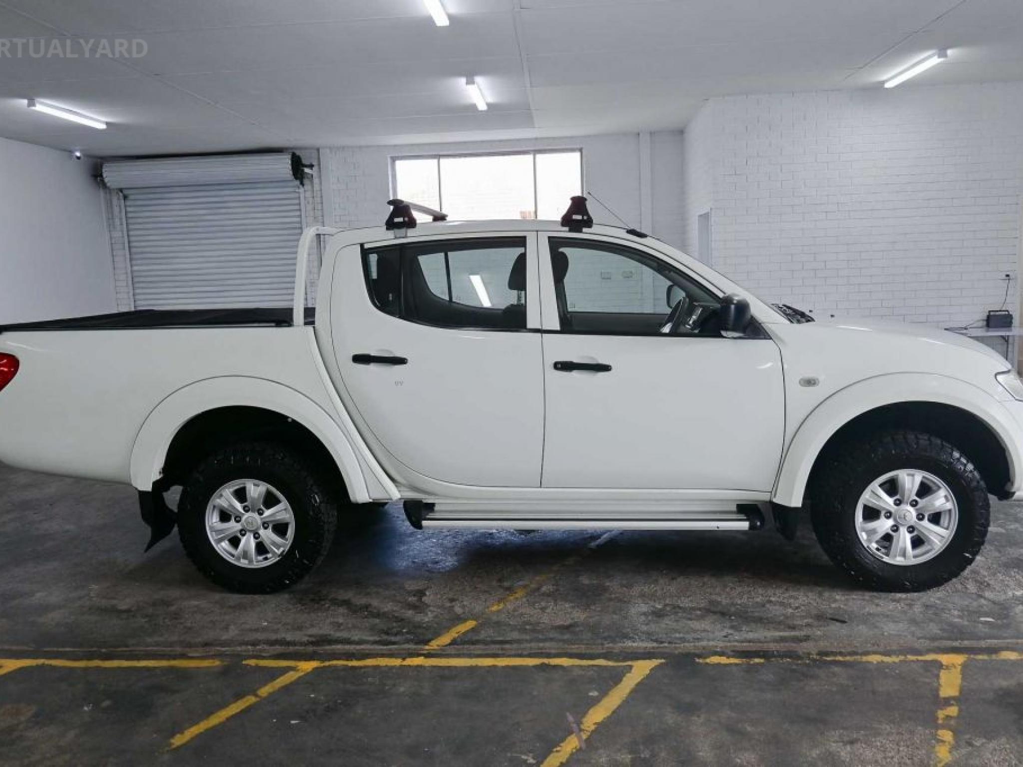 MITSUBISHI TRITON