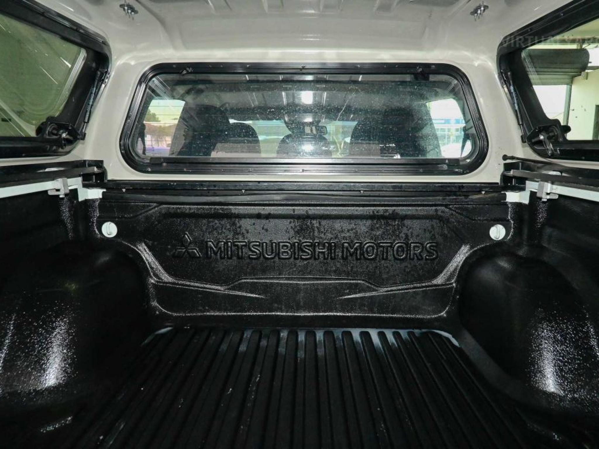 MITSUBISHI TRITON