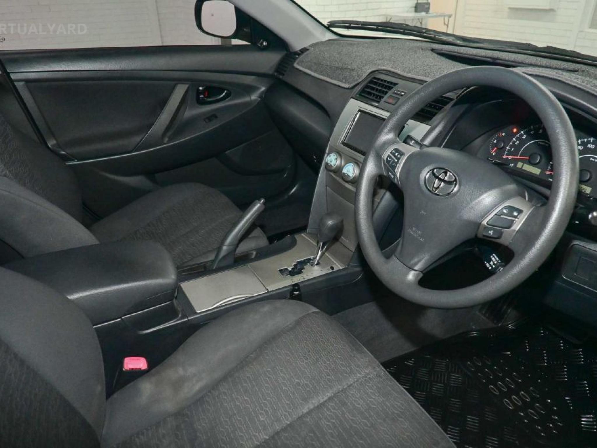 TOYOTA CAMRY