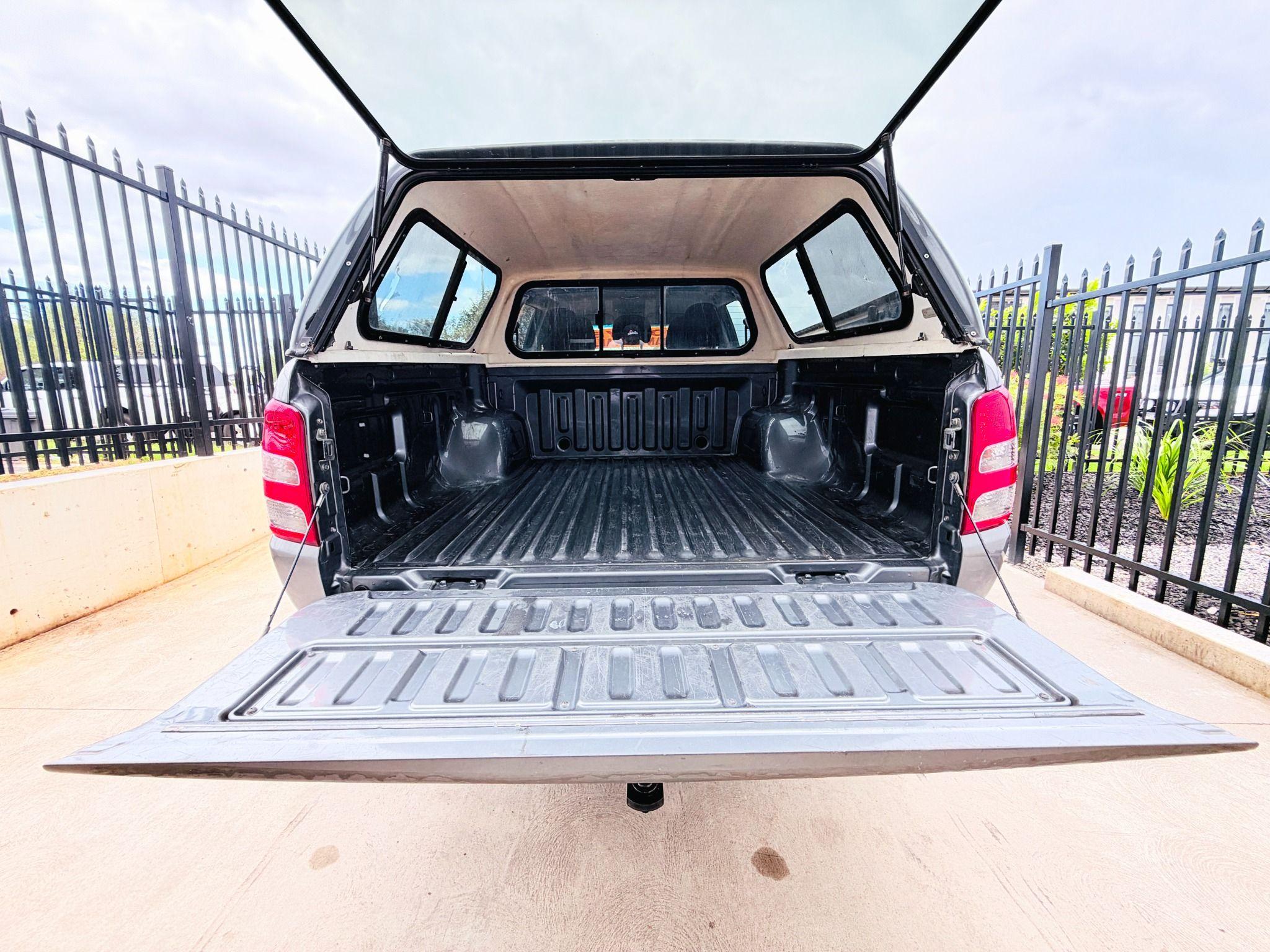 MITSUBISHI TRITON