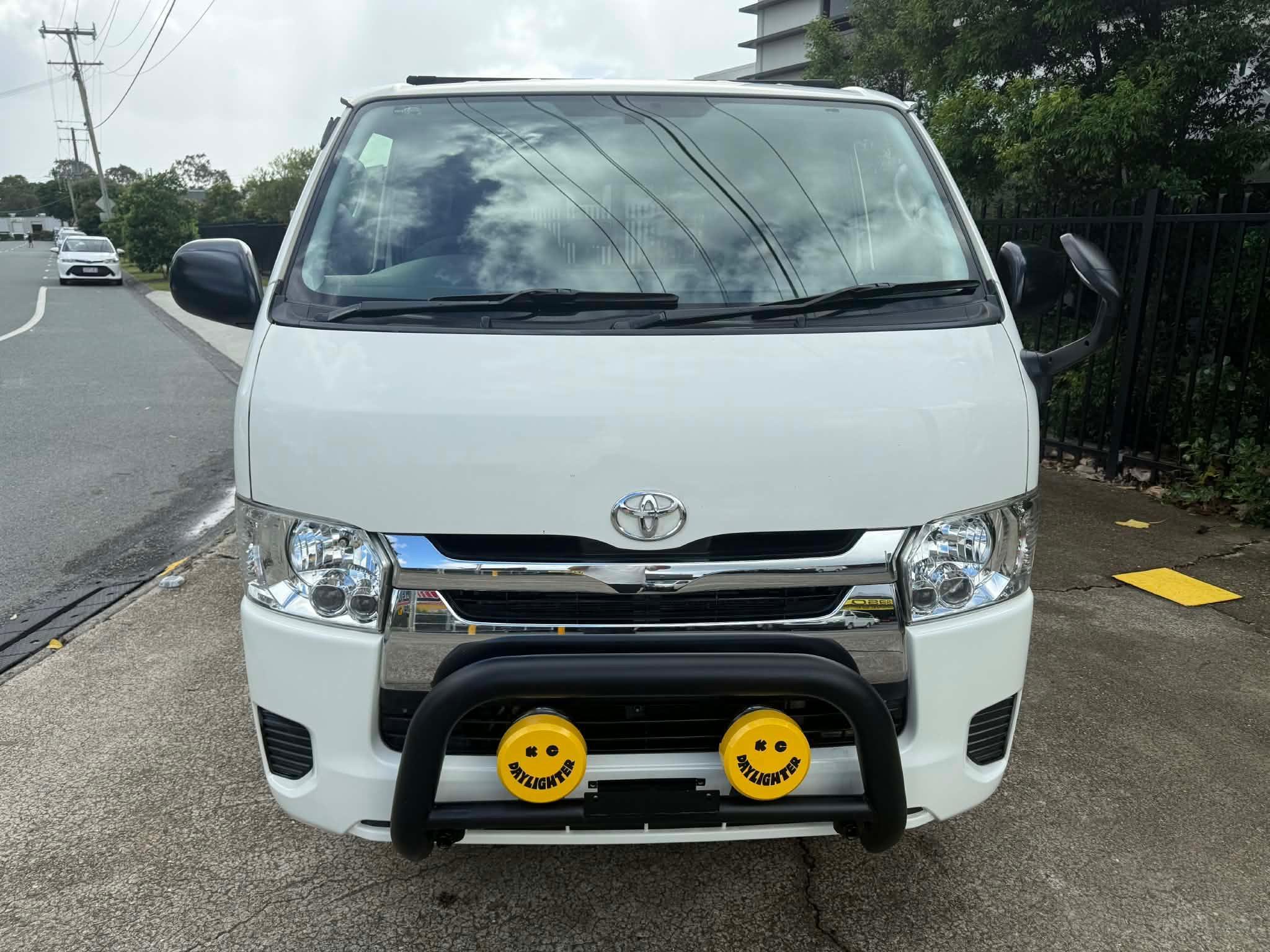 TOYOTA HIACE