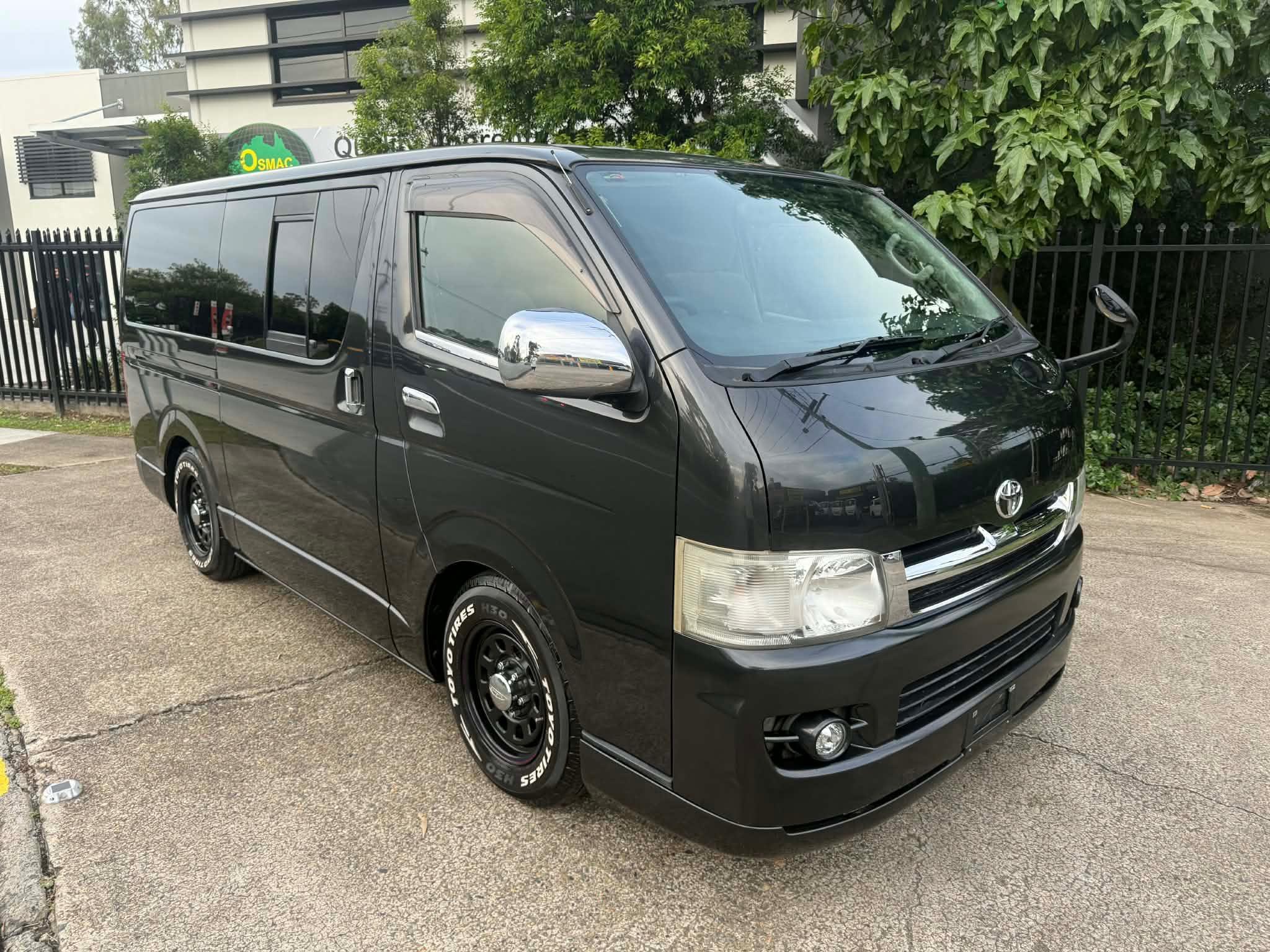 TOYOTA HIACE