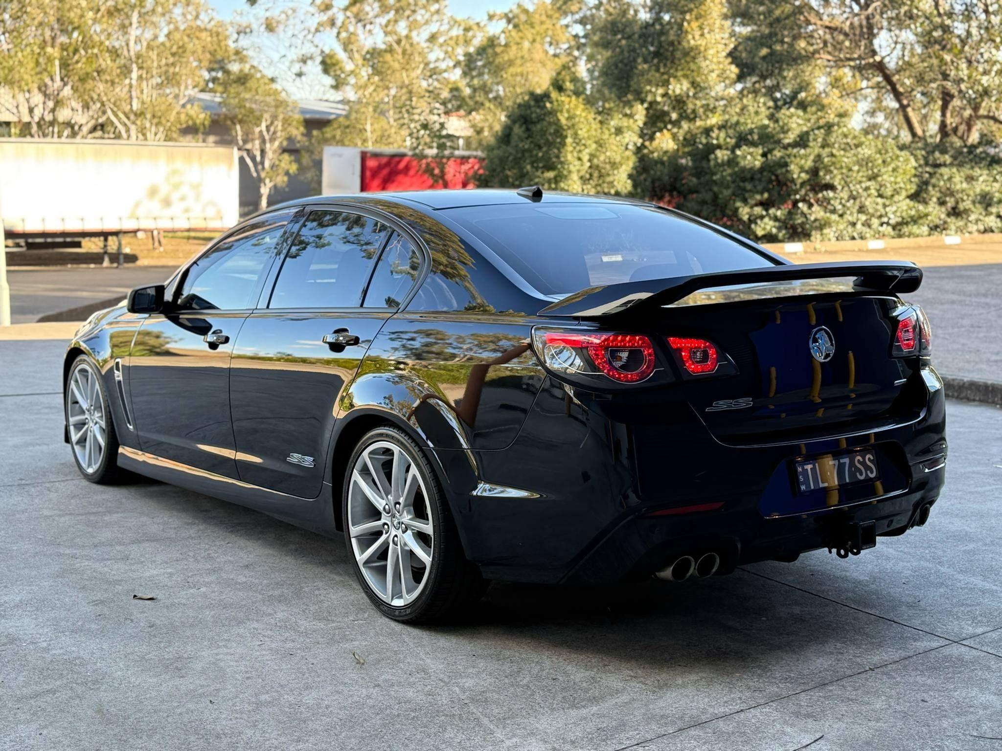 HOLDEN COMMODORE