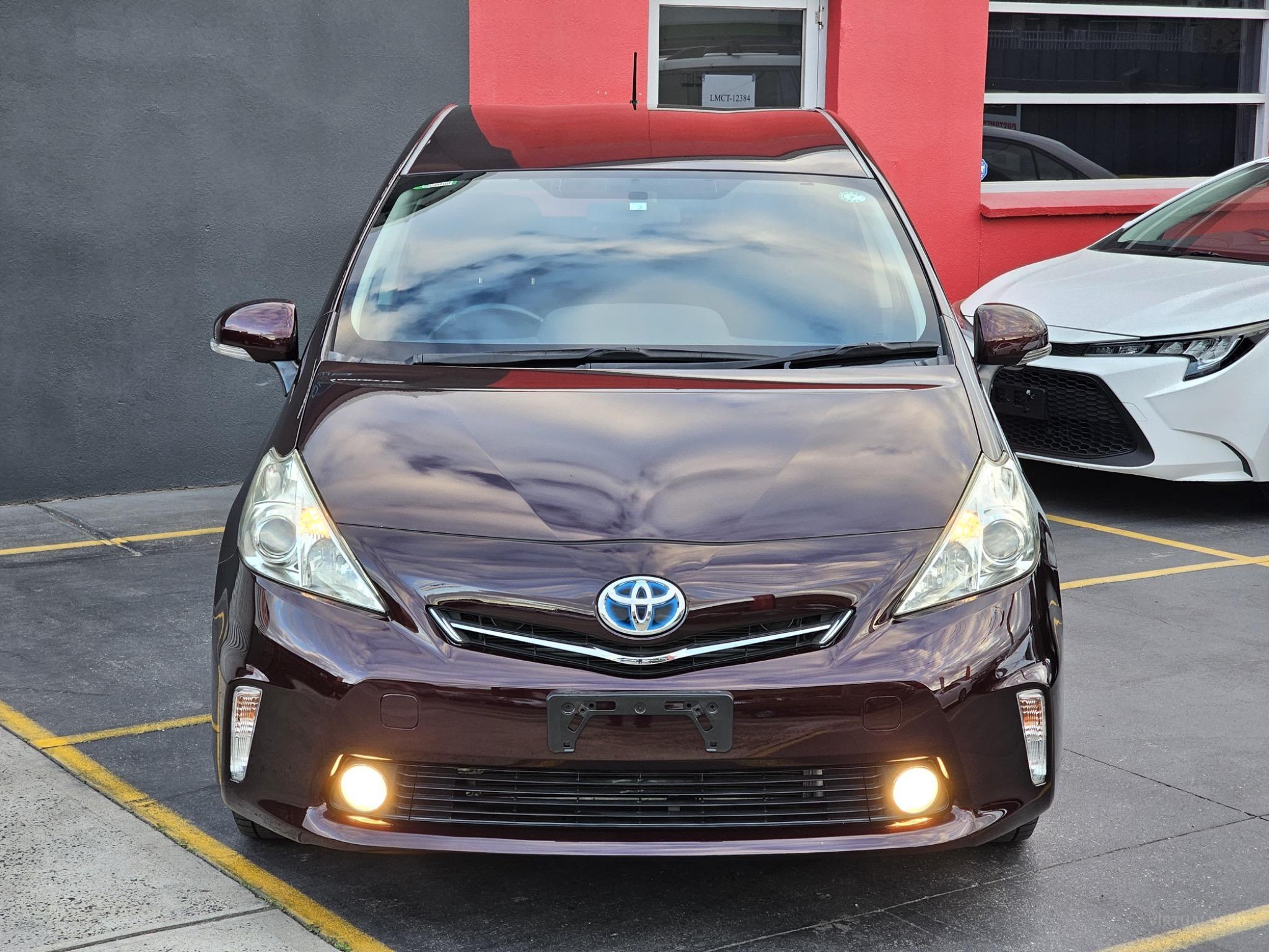 TOYOTA PRIUS ALPHA