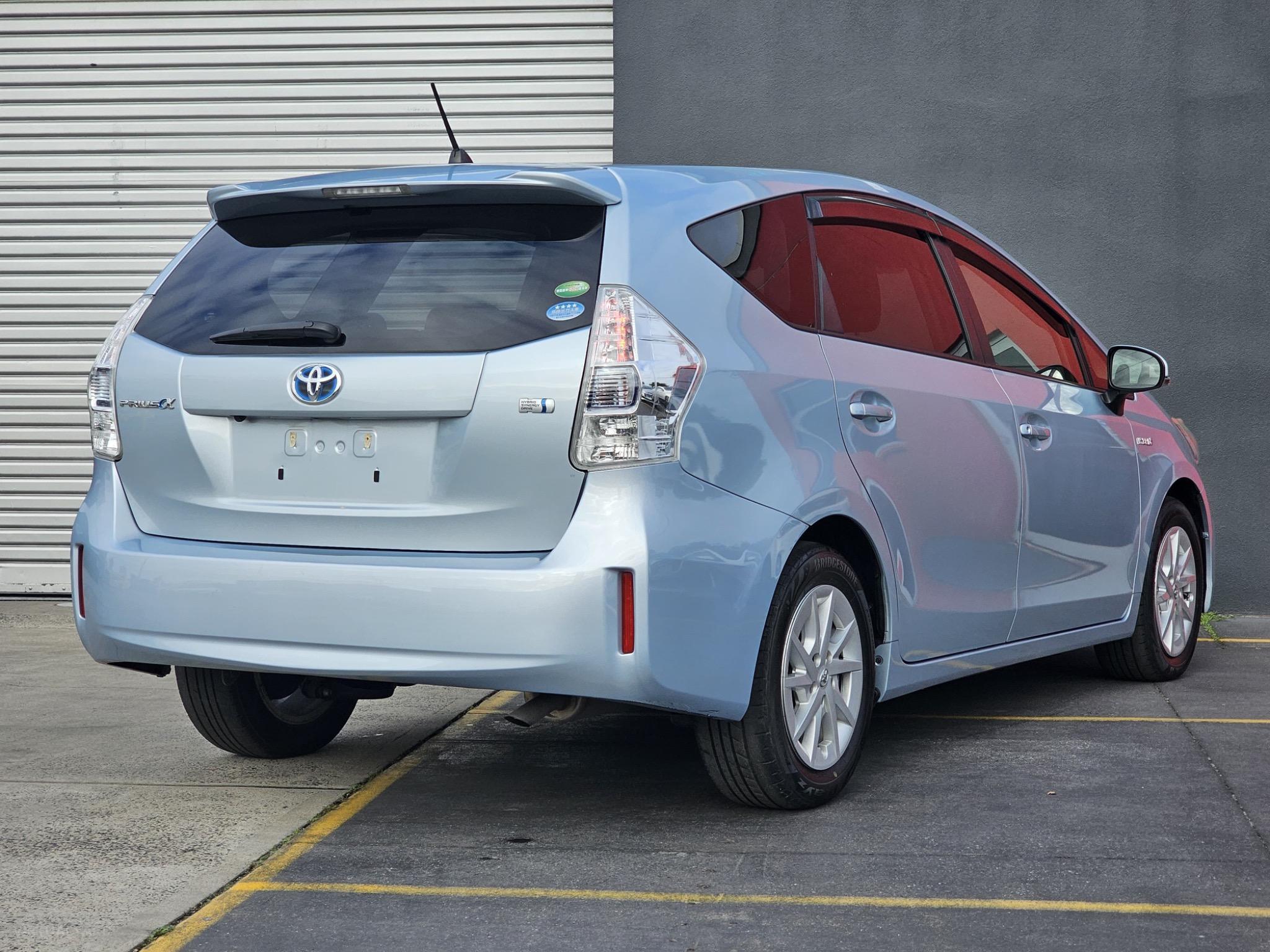 TOYOTA PRIUS ALPHA