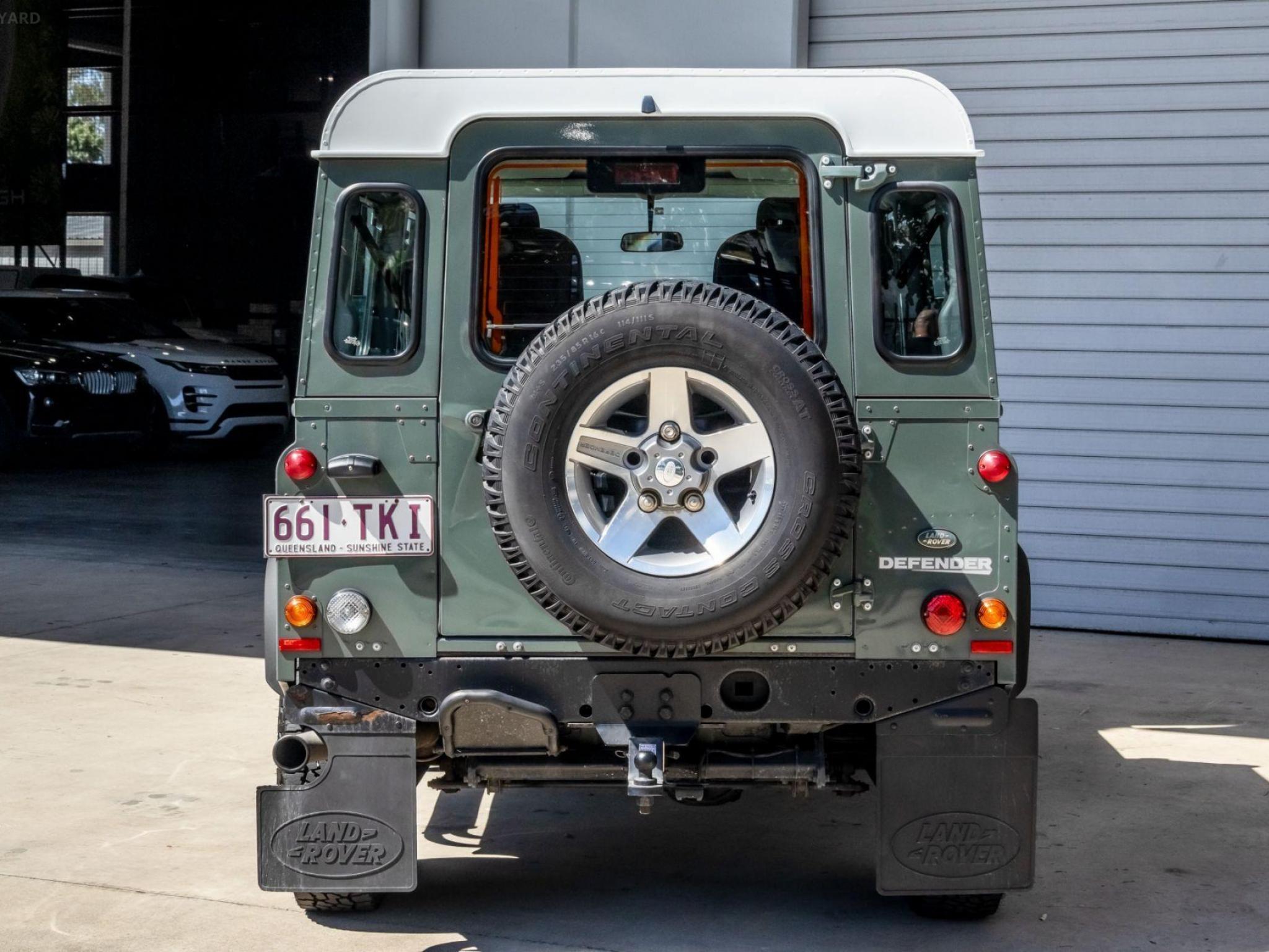 LAND ROVER DEFENDER