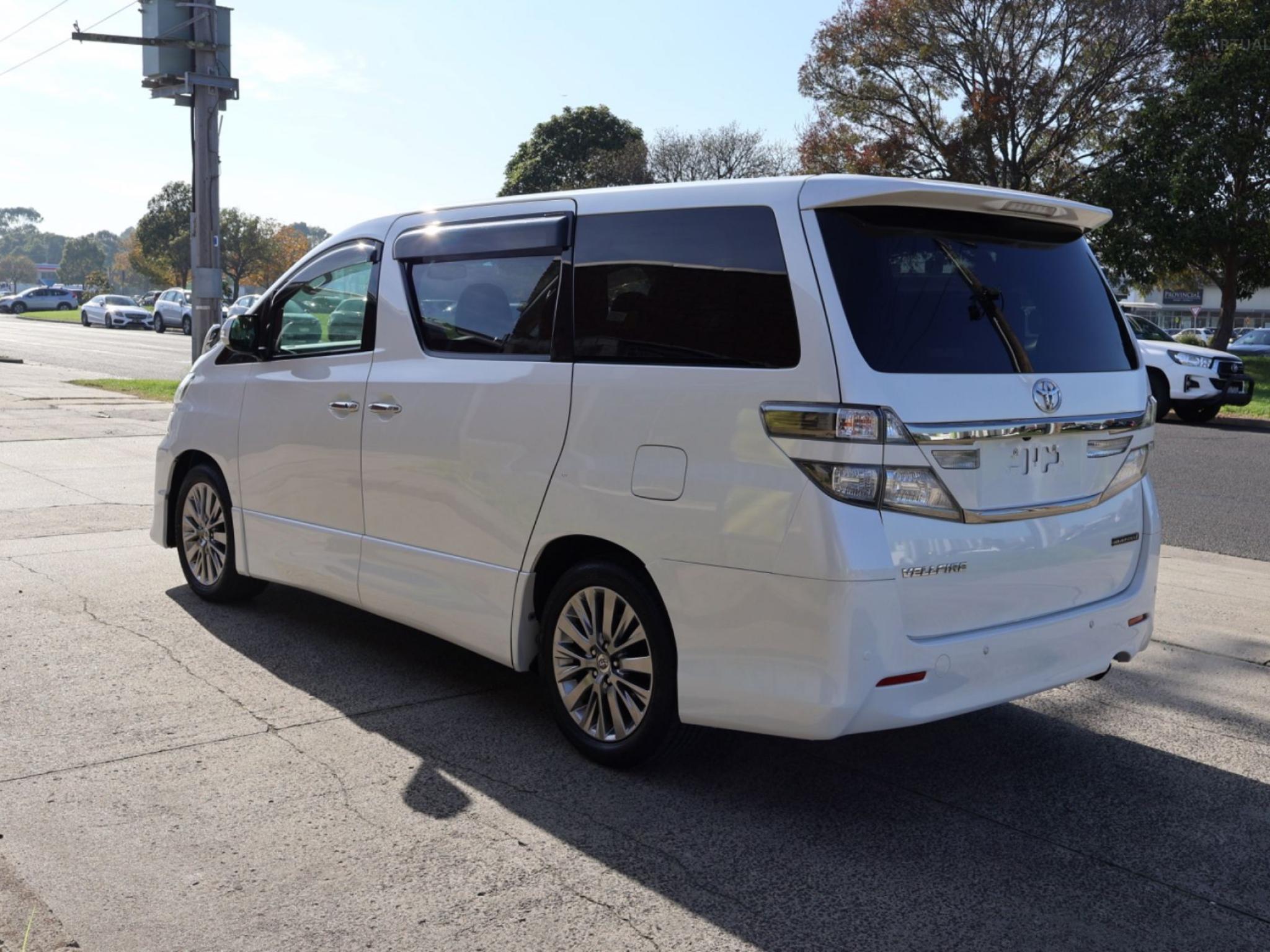 TOYOTA VELLFIRE