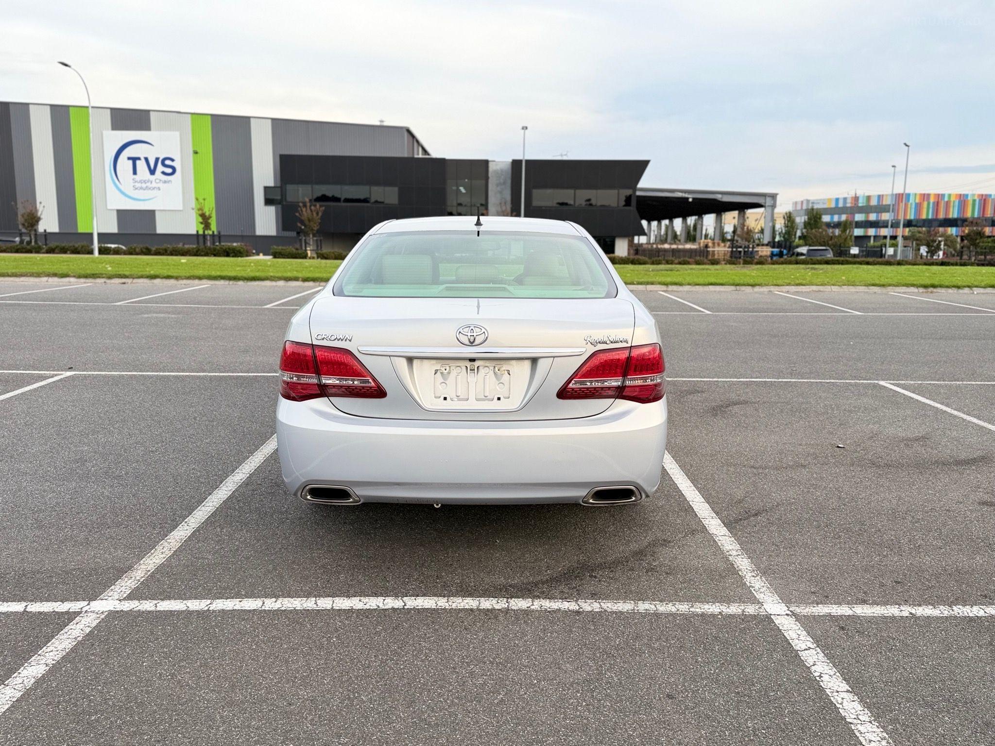 TOYOTA CROWN