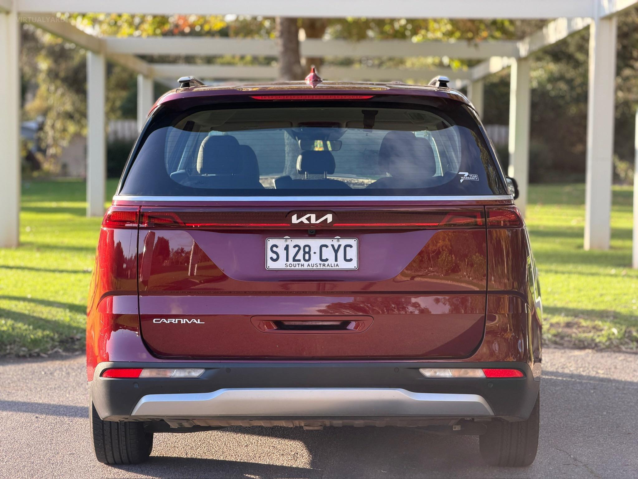 KIA CARNIVAL