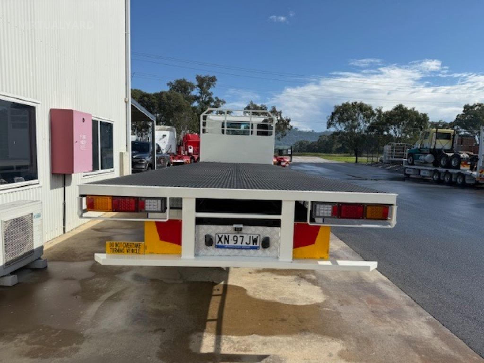 Hino 500 FM 2632 6X4 TRAY