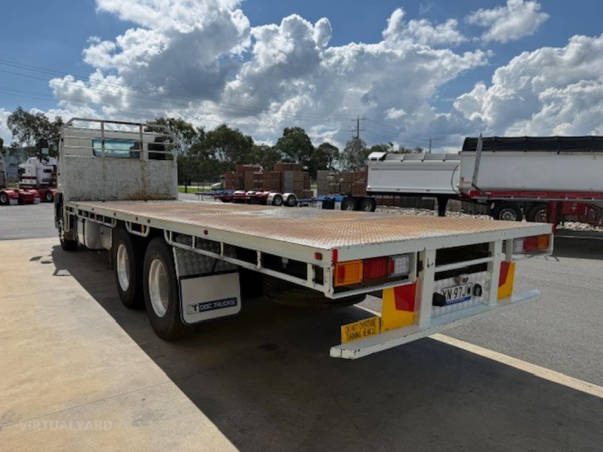 Hino 500 FM 2632 6X4 TRAY