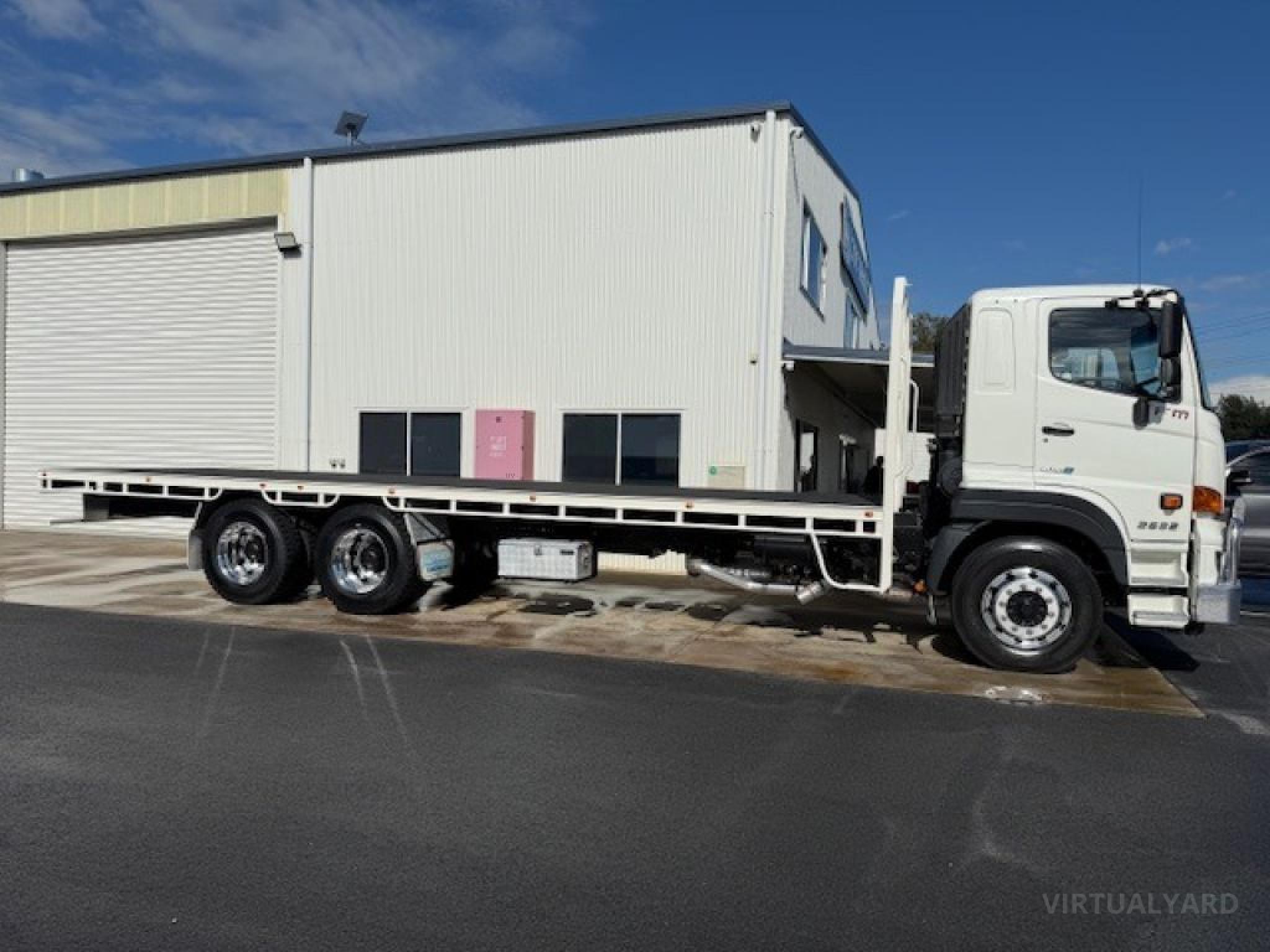 Hino 500 FM 2632 6X4 TRAY