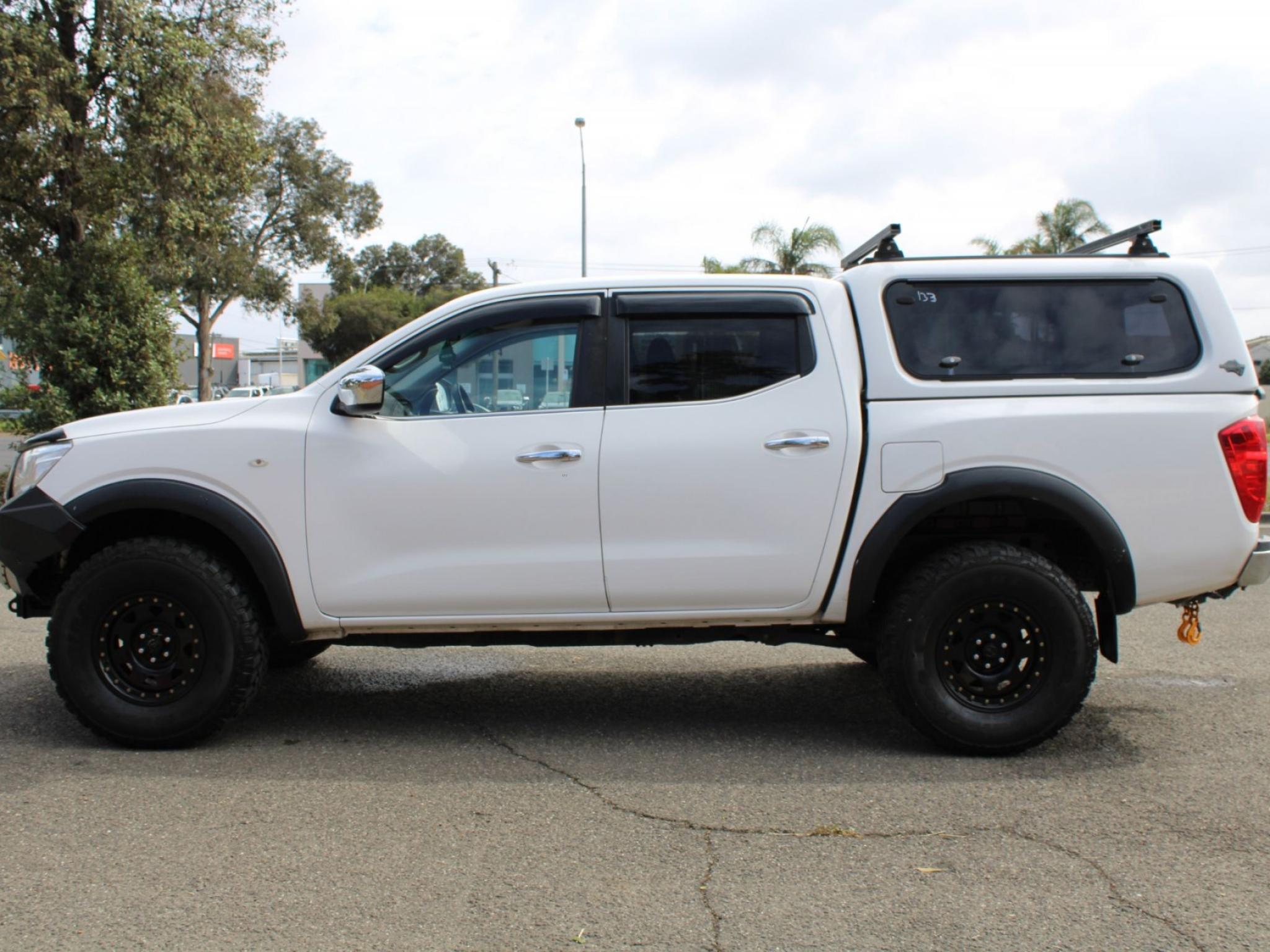 NISSAN NAVARA