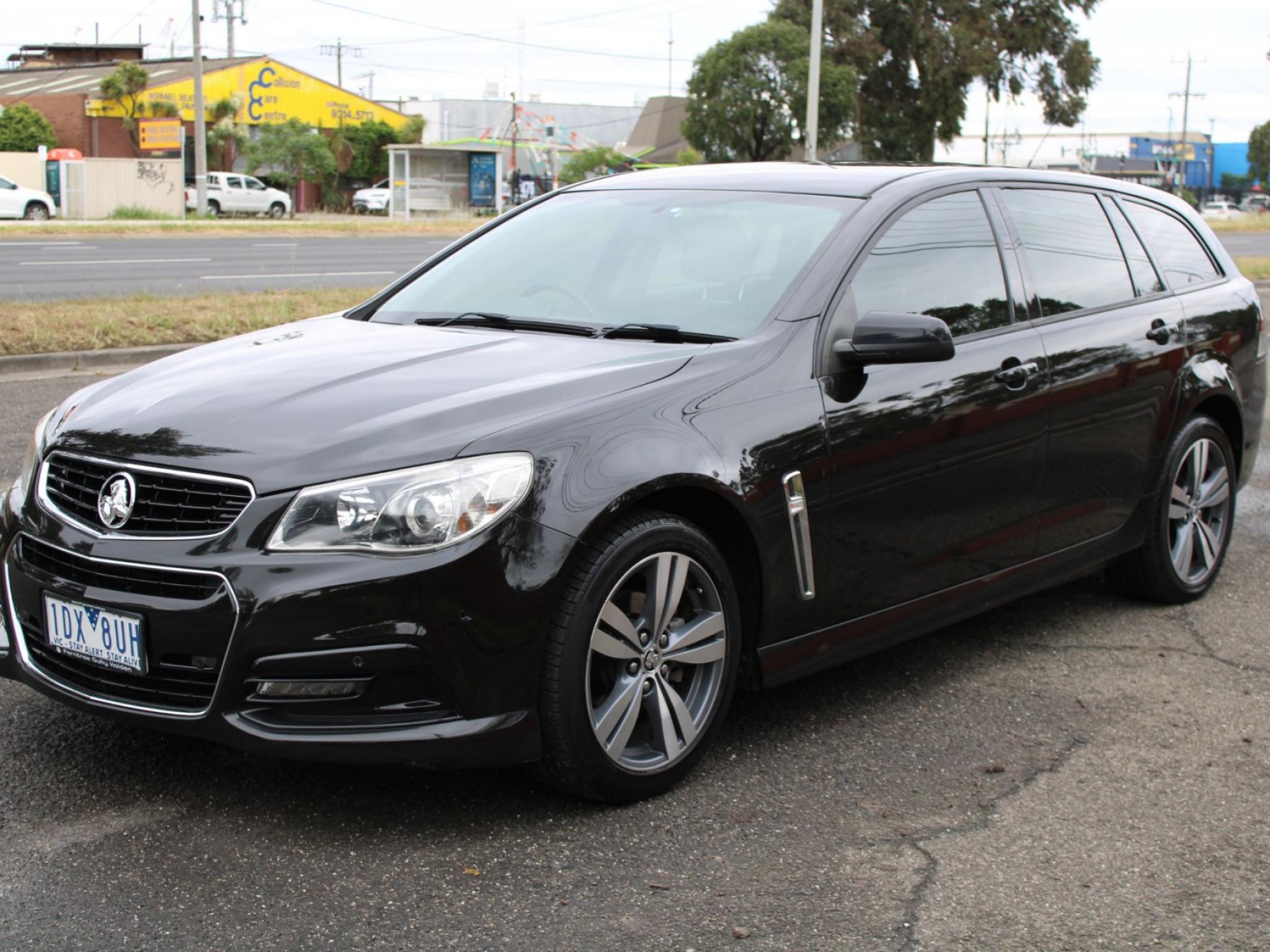 HOLDEN COMMODORE