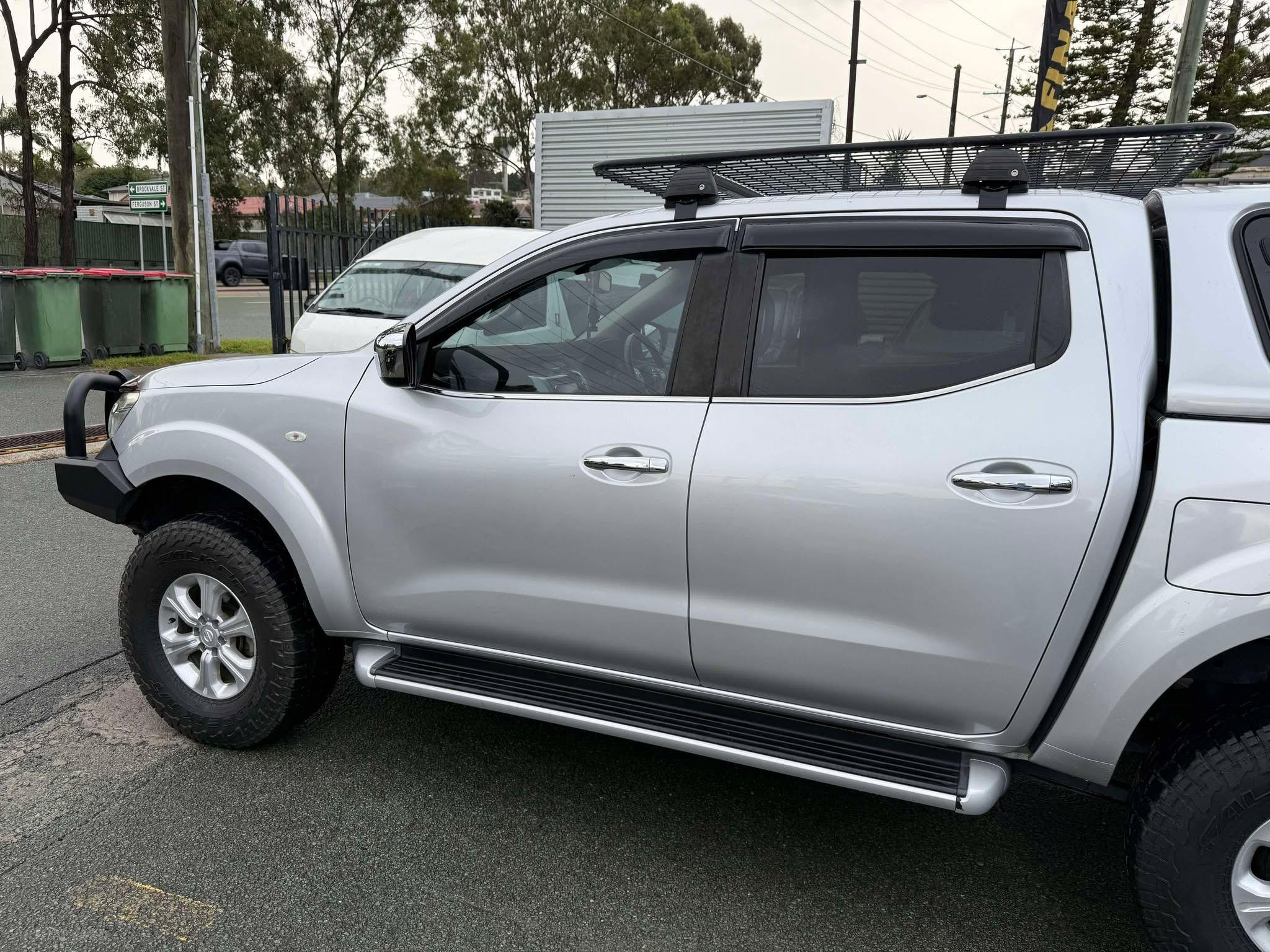 NISSAN NAVARA