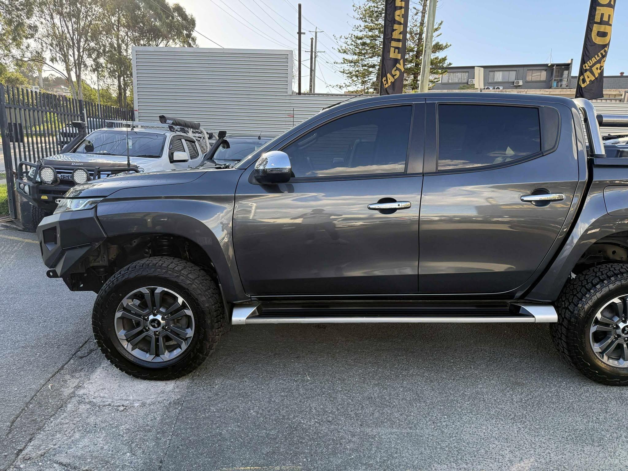MITSUBISHI TRITON