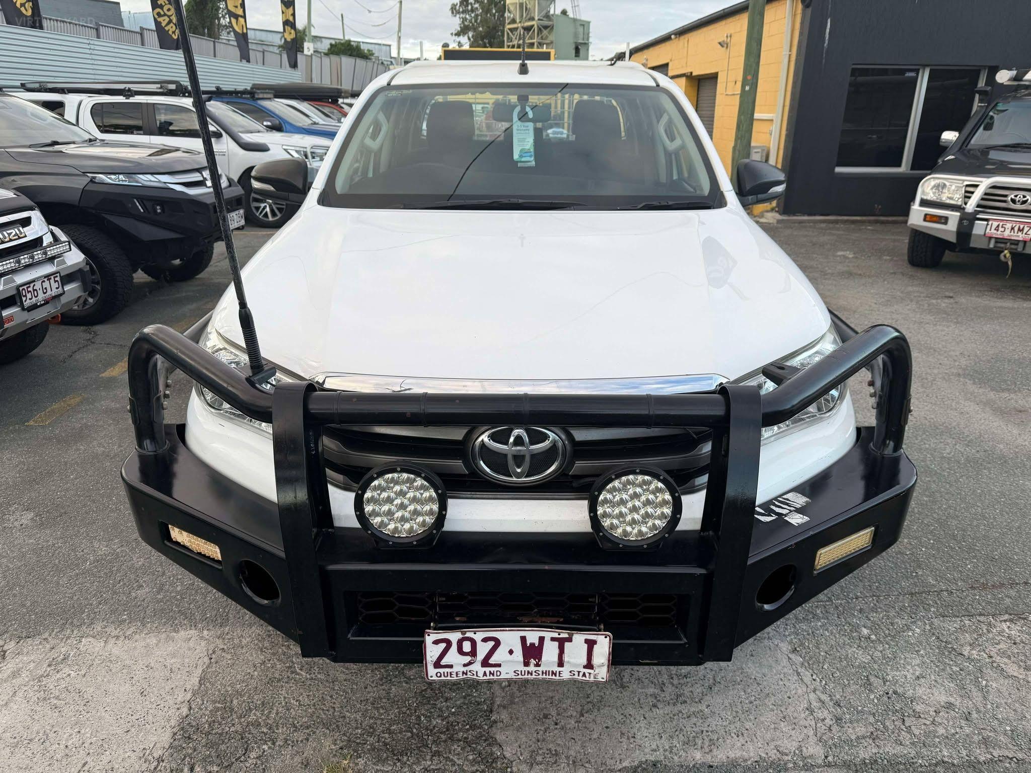 TOYOTA HILUX