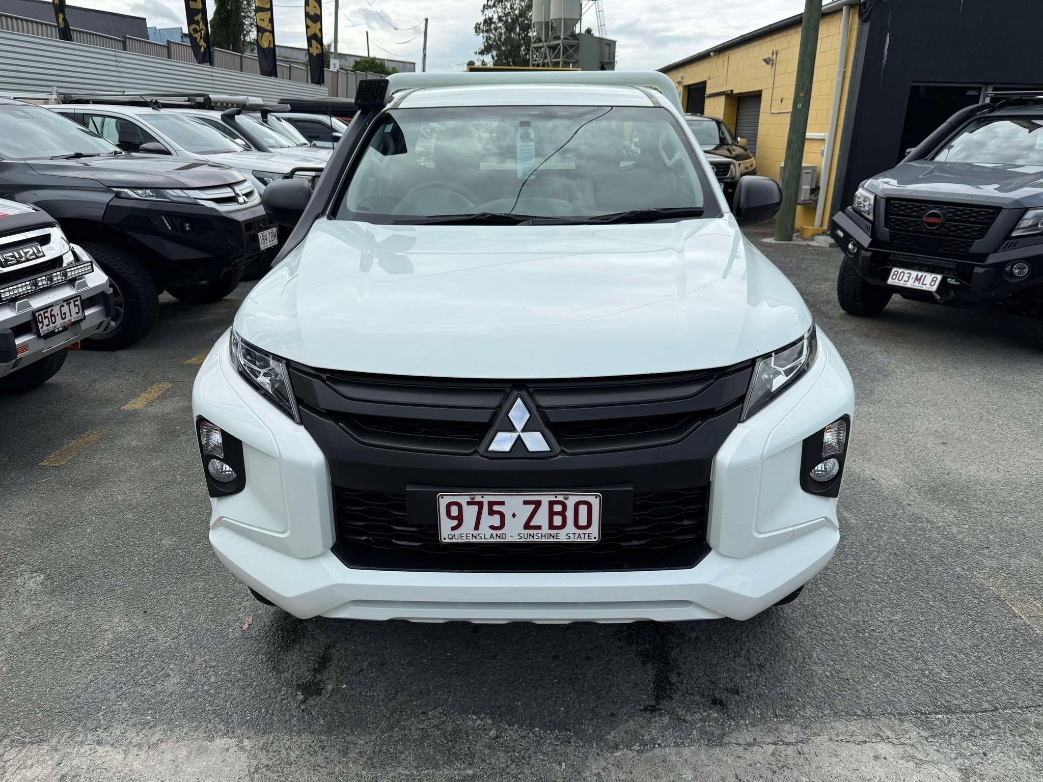 MITSUBISHI TRITON