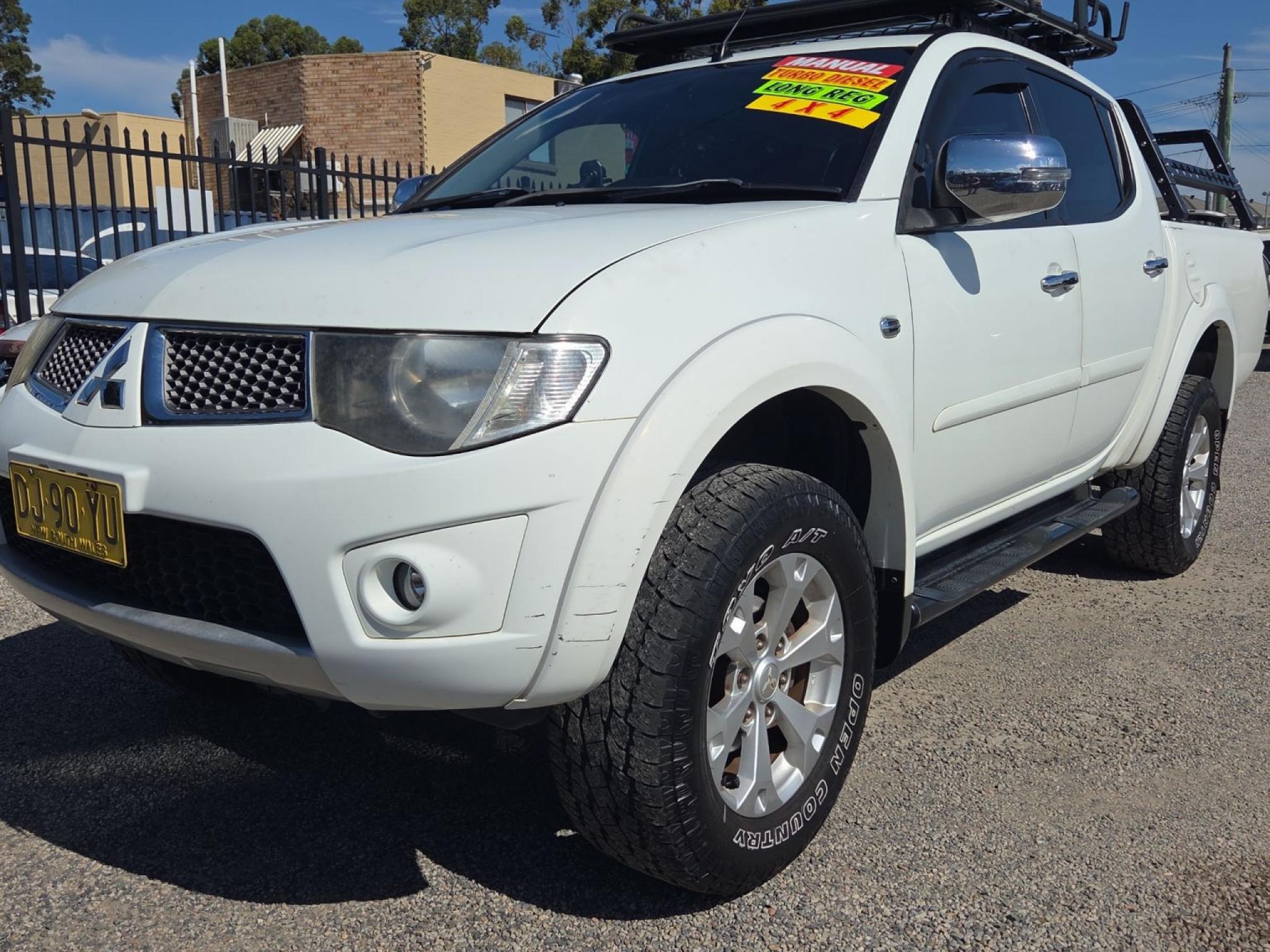 MITSUBISHI TRITON