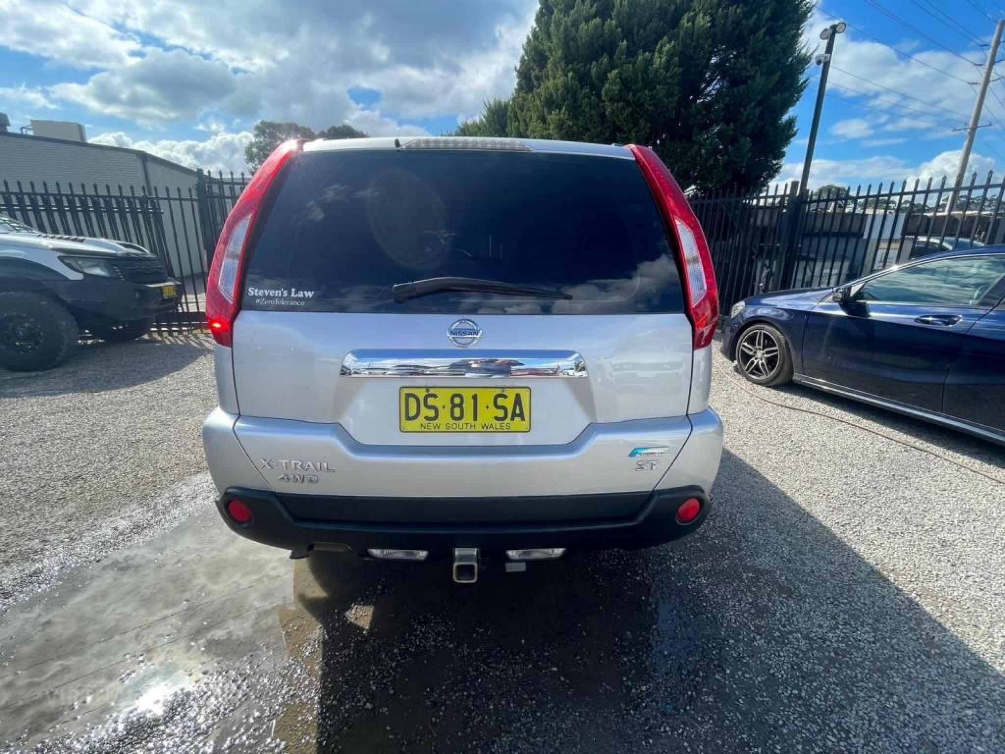 NISSAN X-TRAIL