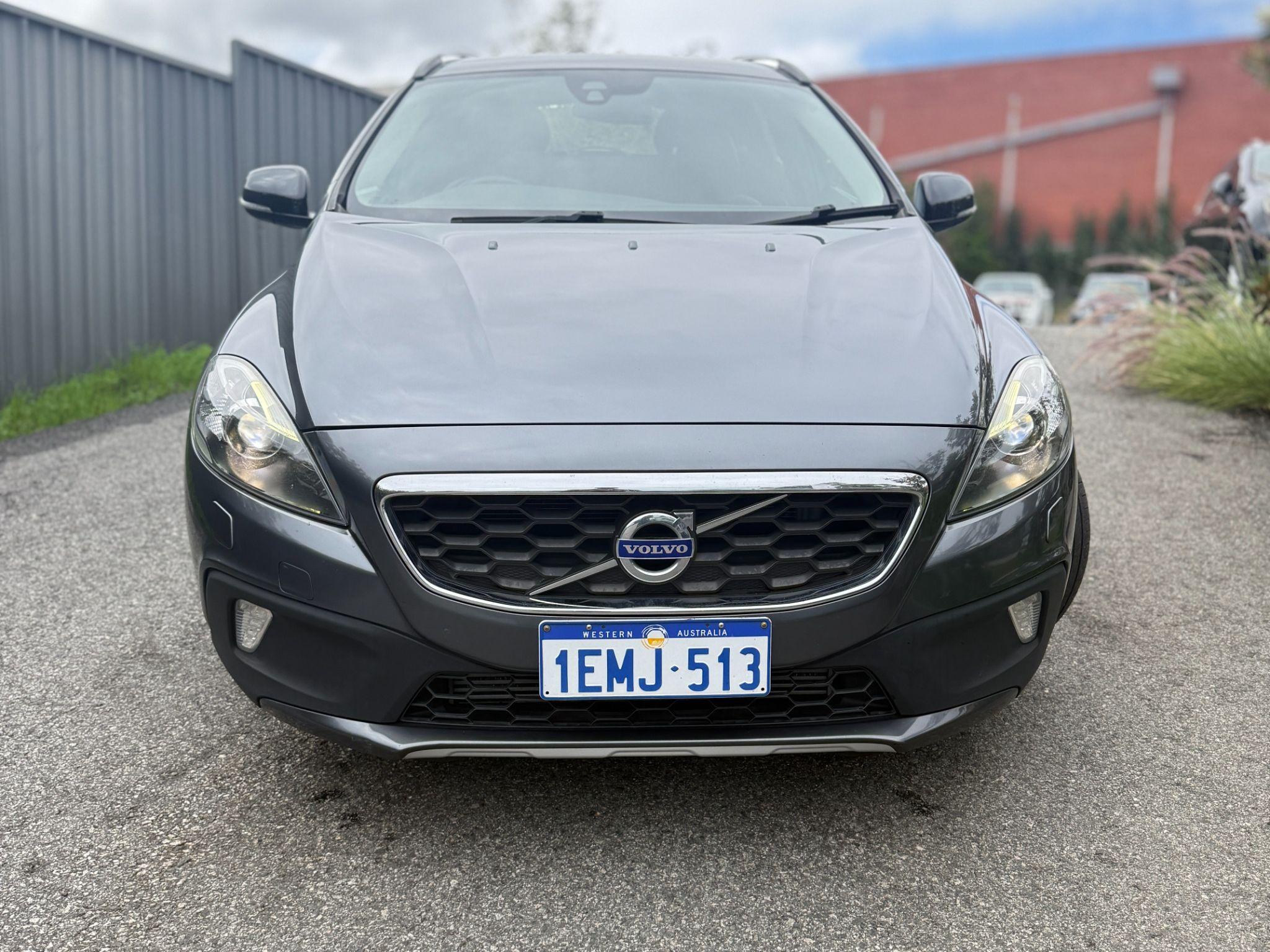 VOLVO V40