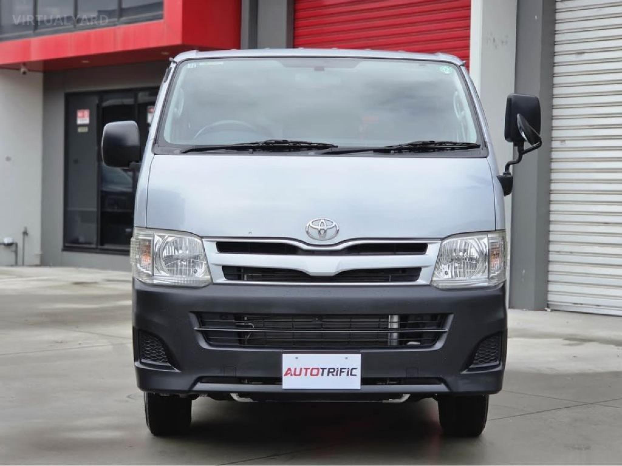 TOYOTA HIACE 4WD