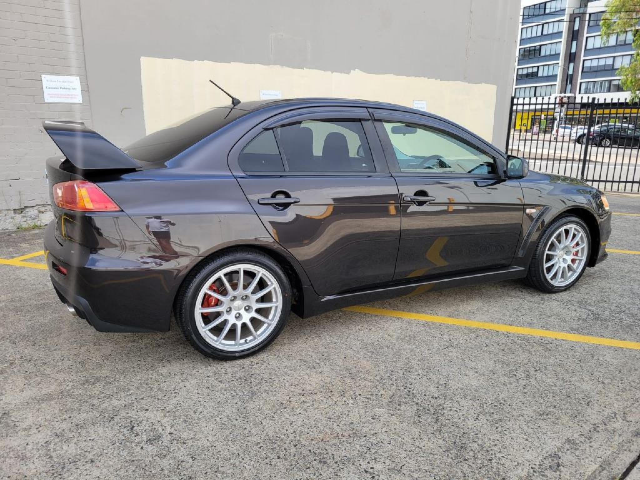 MITSUBISHI LANCER