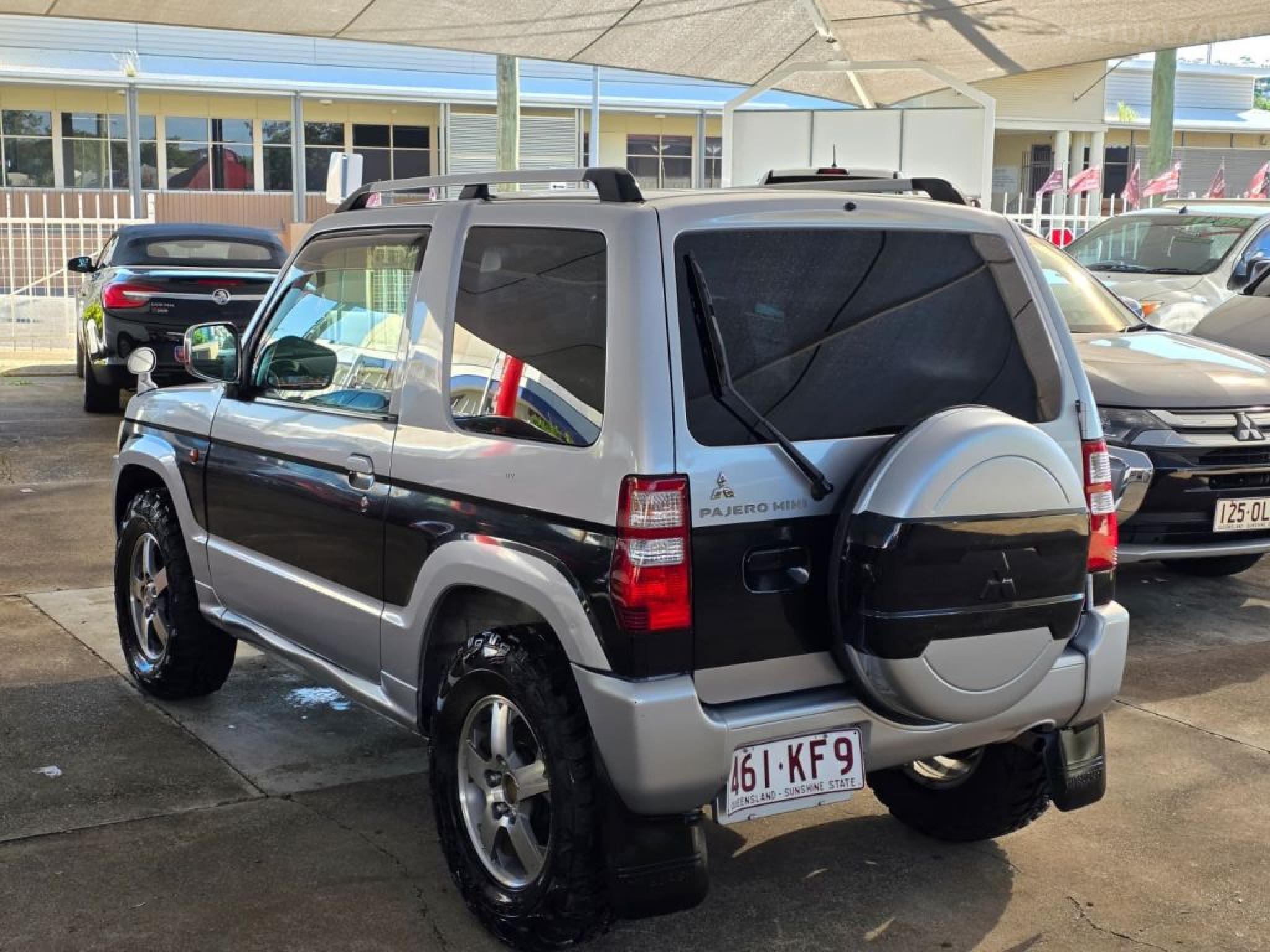 MITSUBISHI PAJERO MINI