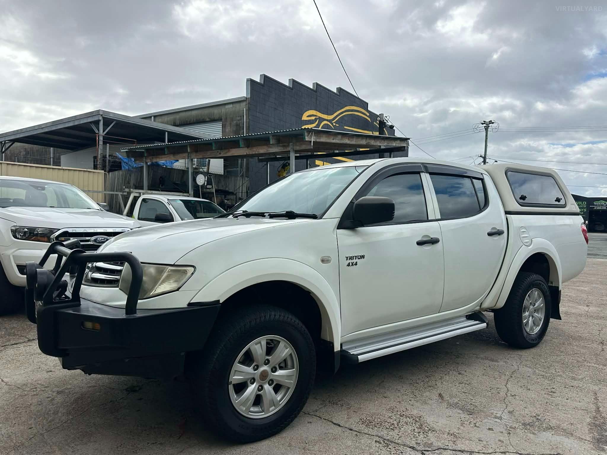 MITSUBISHI TRITON