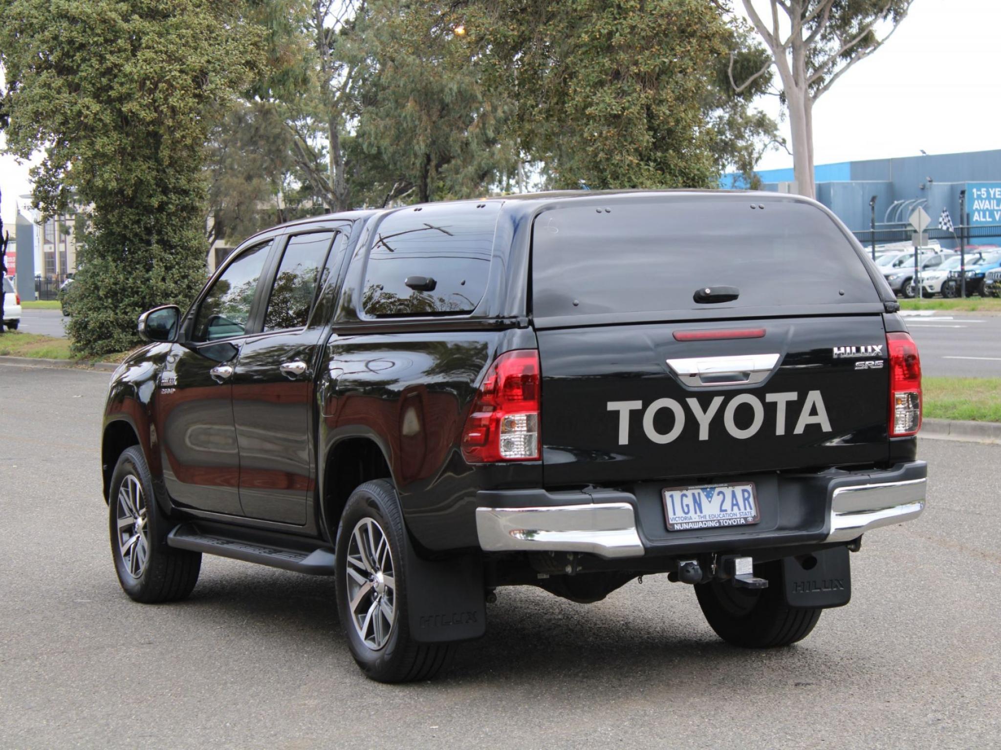 TOYOTA HILUX