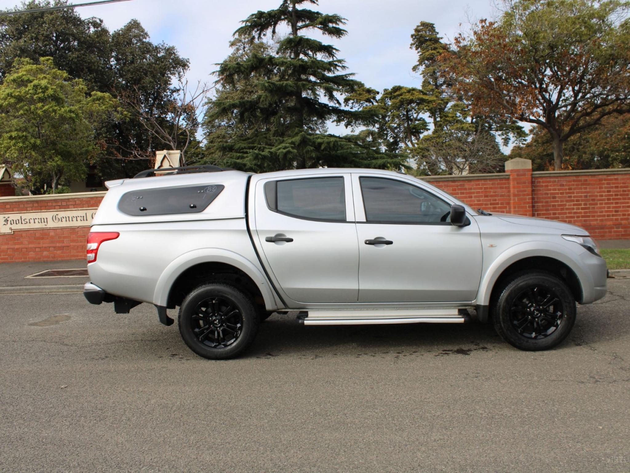 MITSUBISHI TRITON