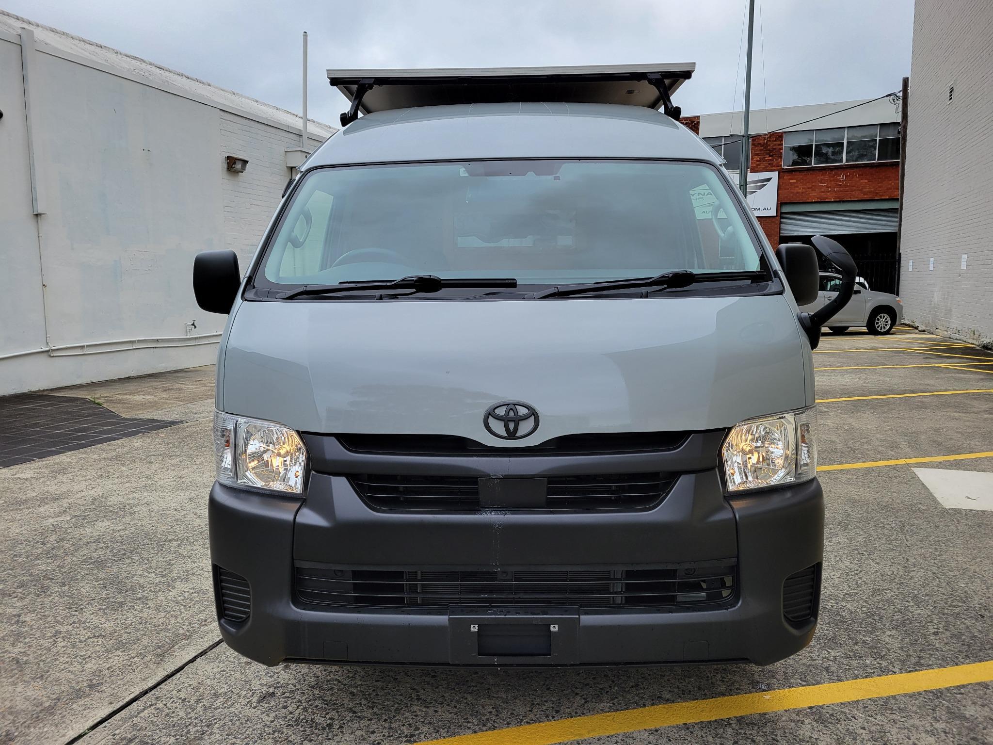 TOYOTA HIACE CAMPER