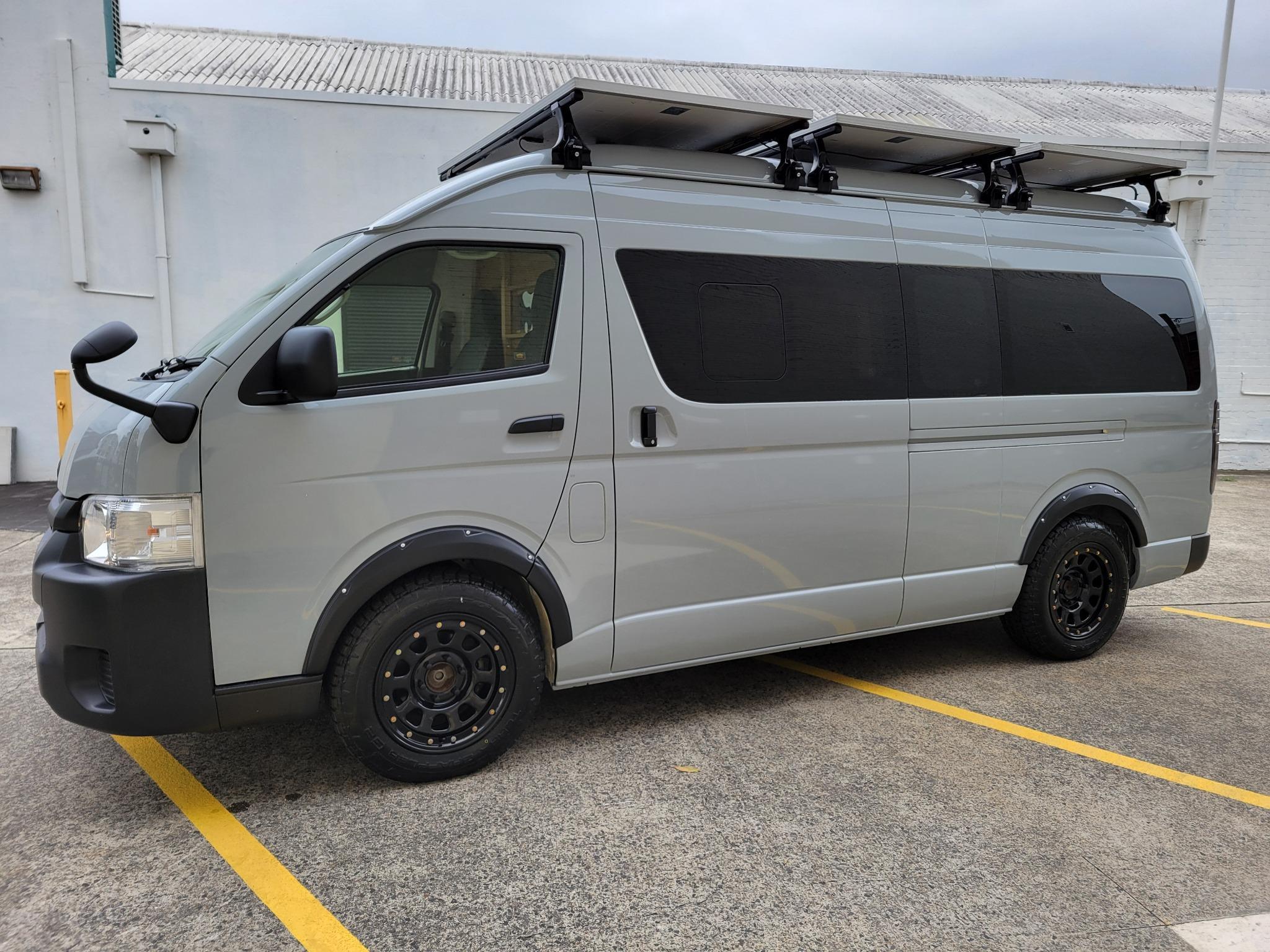 TOYOTA HIACE CAMPER