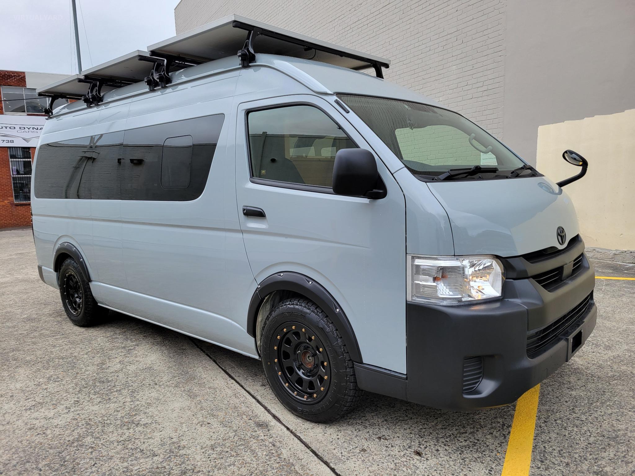 TOYOTA HIACE CAMPER