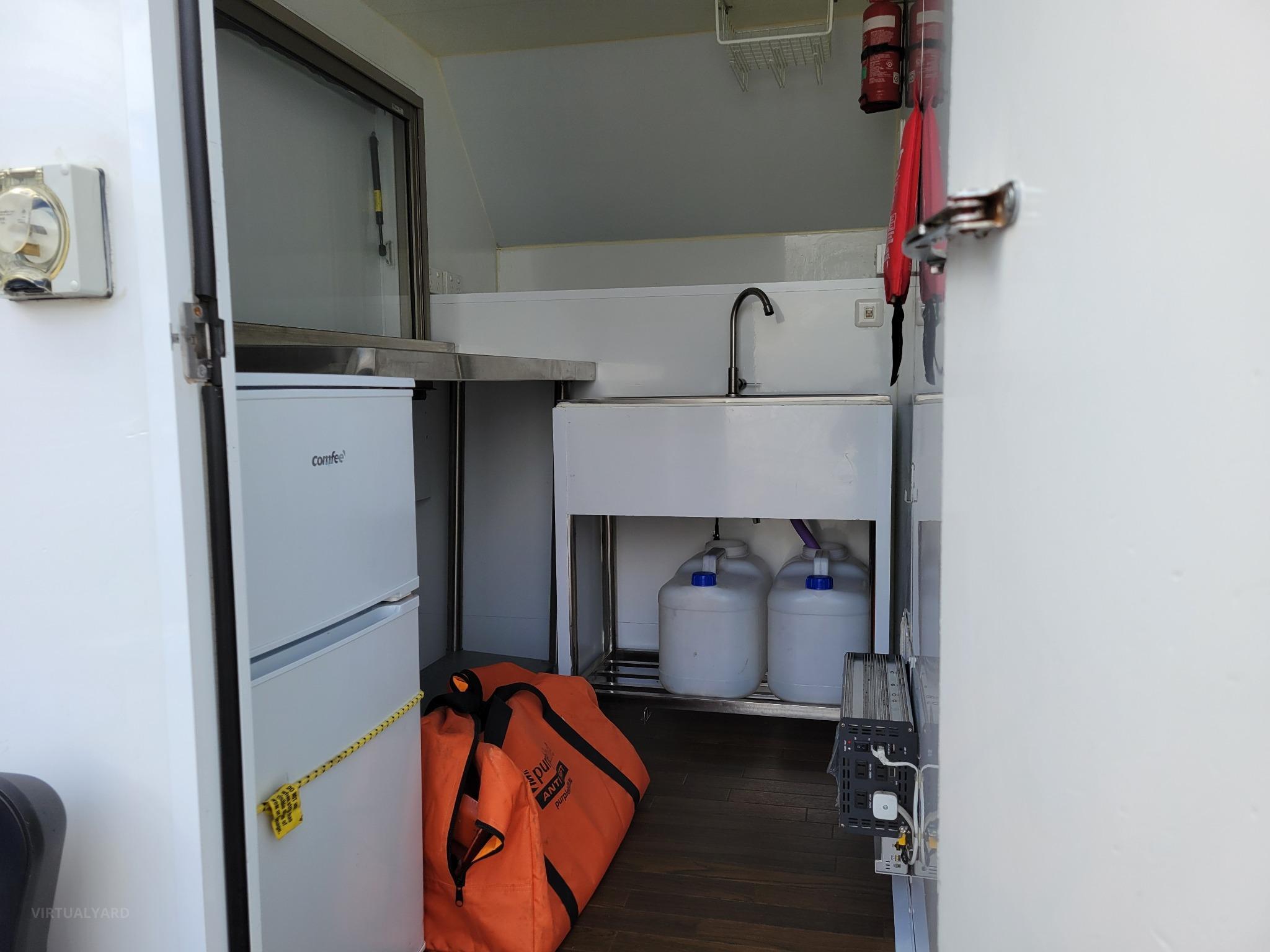 SUZUKI CARRY Food service cart