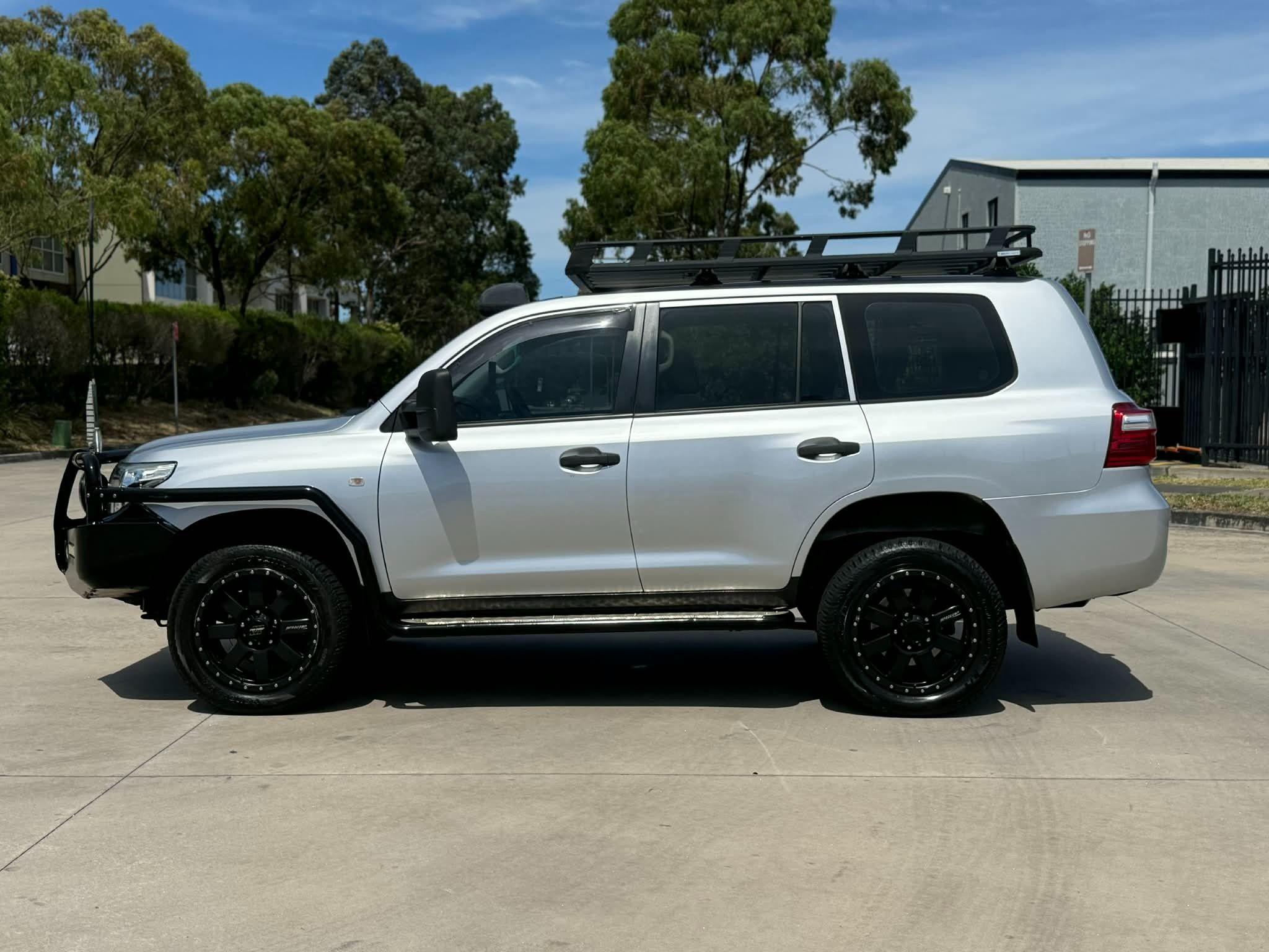 TOYOTA LANDCRUISER
