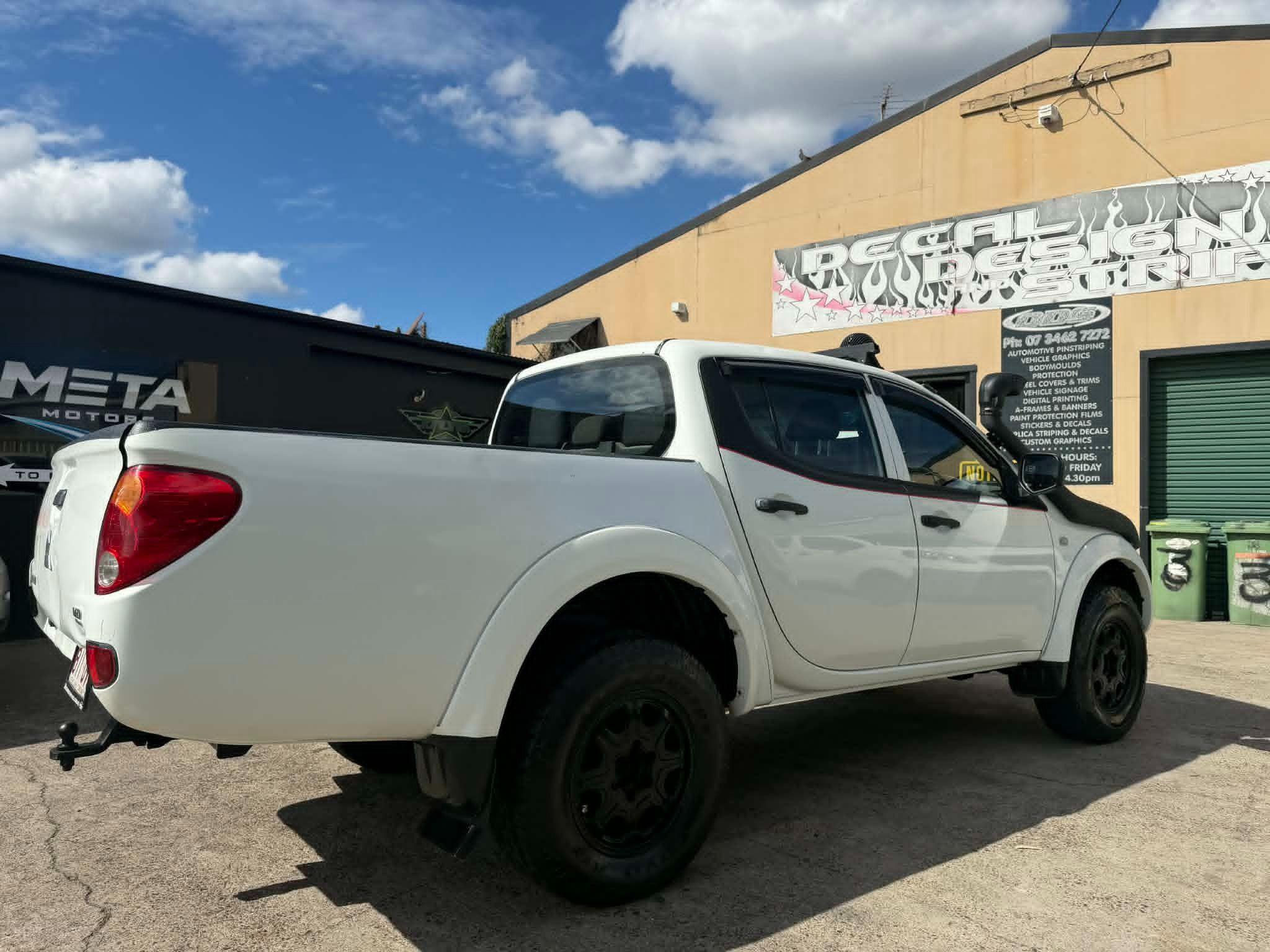 MITSUBISHI TRITON