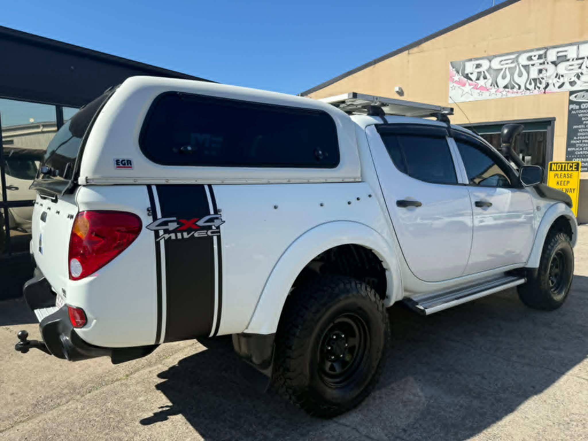 MITSUBISHI TRITON