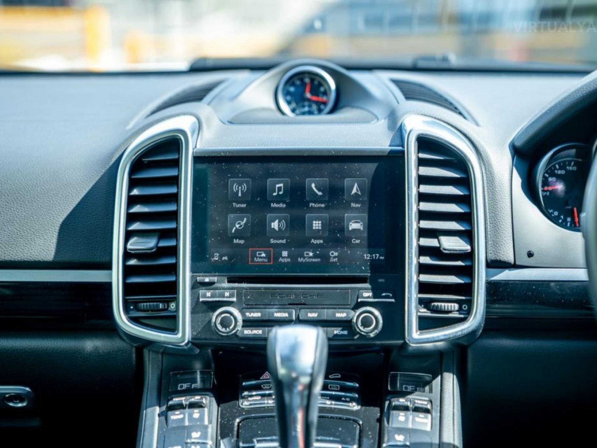 PORSCHE CAYENNE