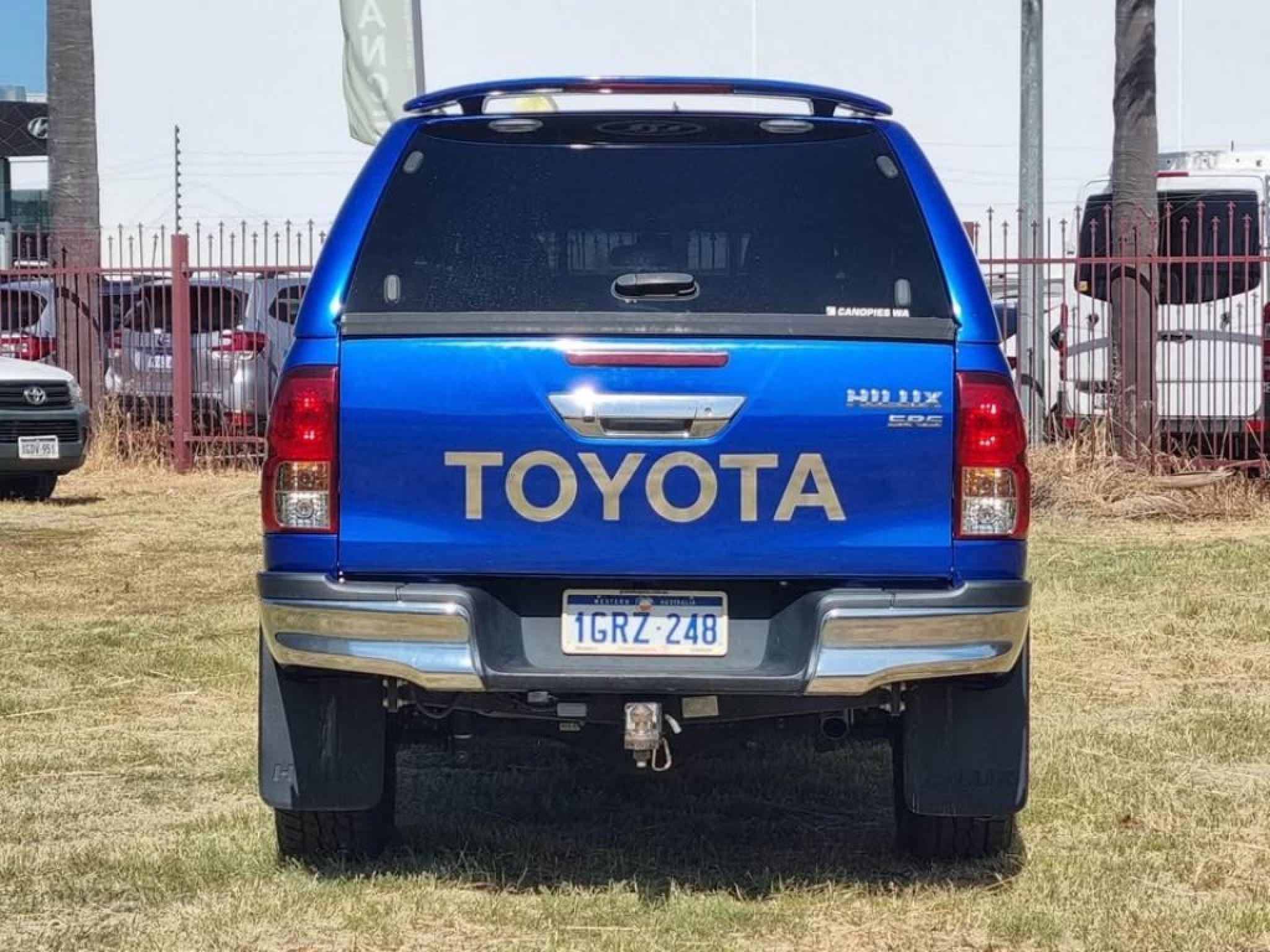 TOYOTA HILUX