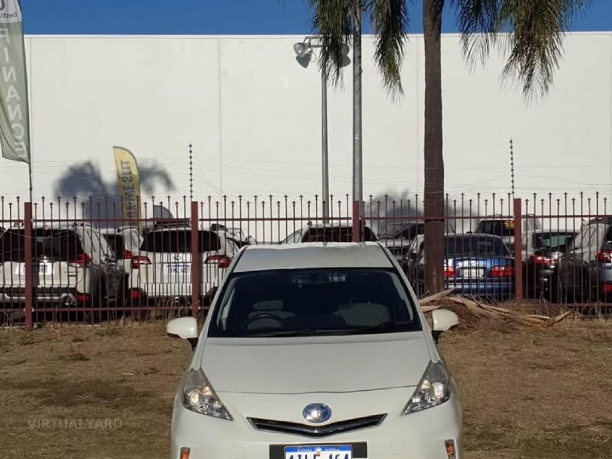 TOYOTA PRIUS V